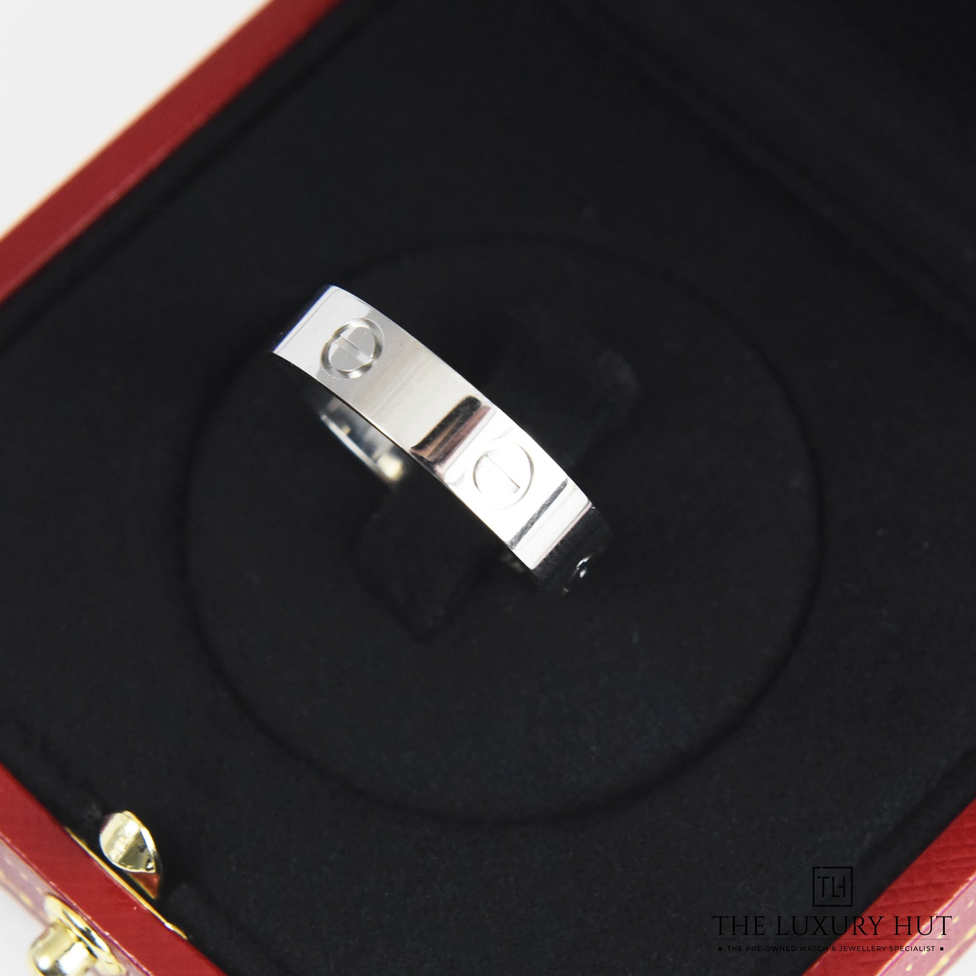 2023/06/Cartier_Love_Ring_White_41490-d-1.jpg