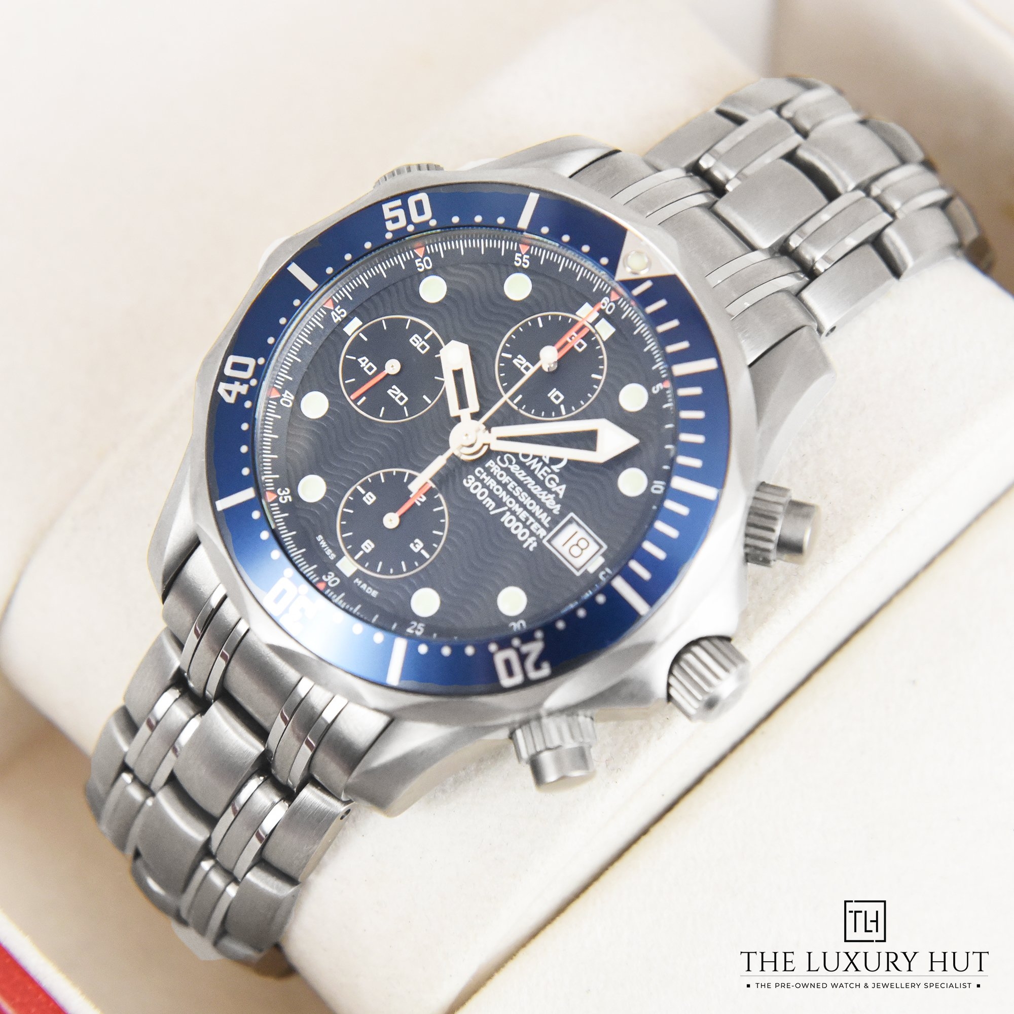 2023/06/Omega_Chrono_Diver_Blue_41872-e-1.jpg