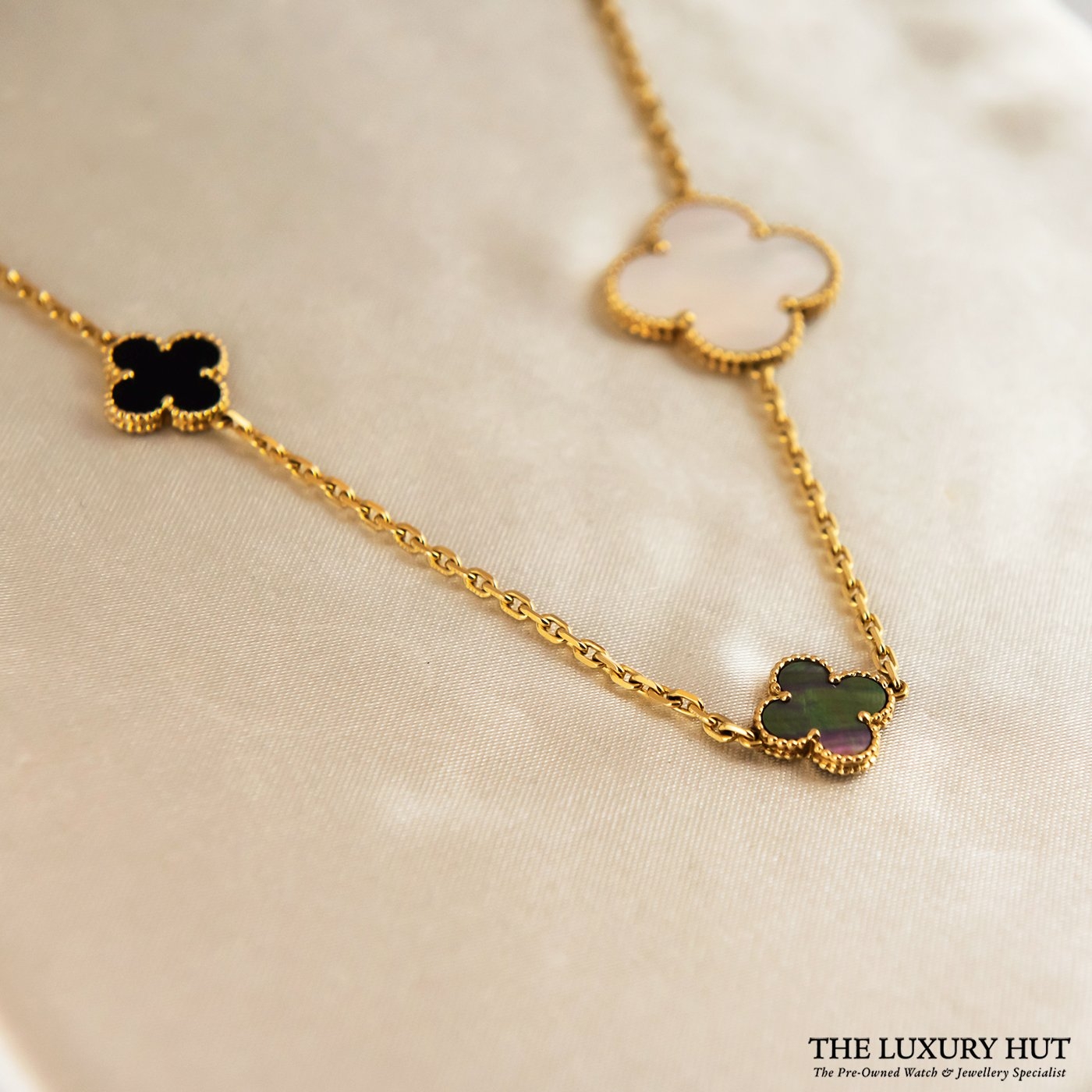 2023/06/Van-Cleef-Magic-Alhambra-Long-Necklace-35895-g-1.jpg