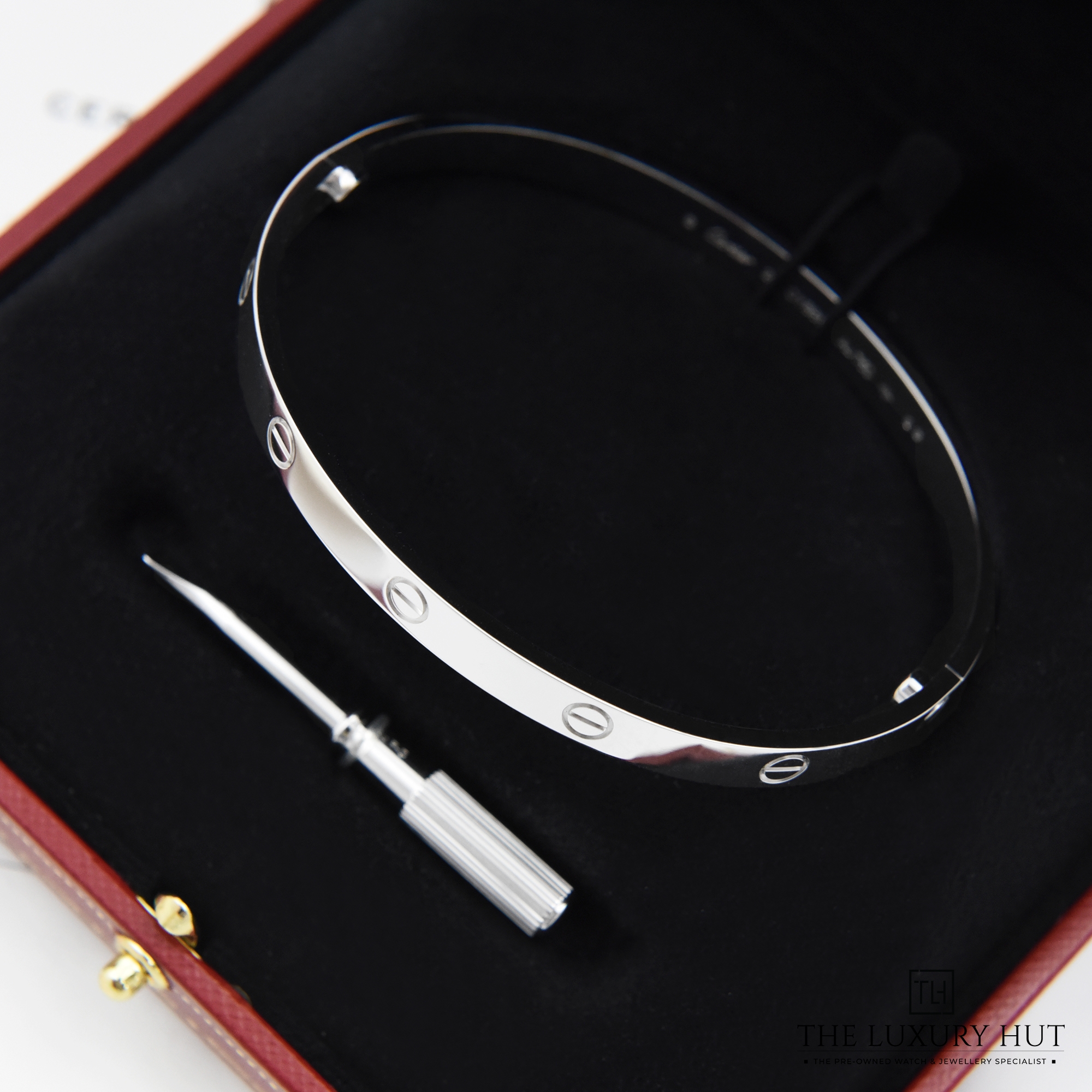 2023/10/Cartier_White_Gold_Love_Bangle_50299-d.jpg