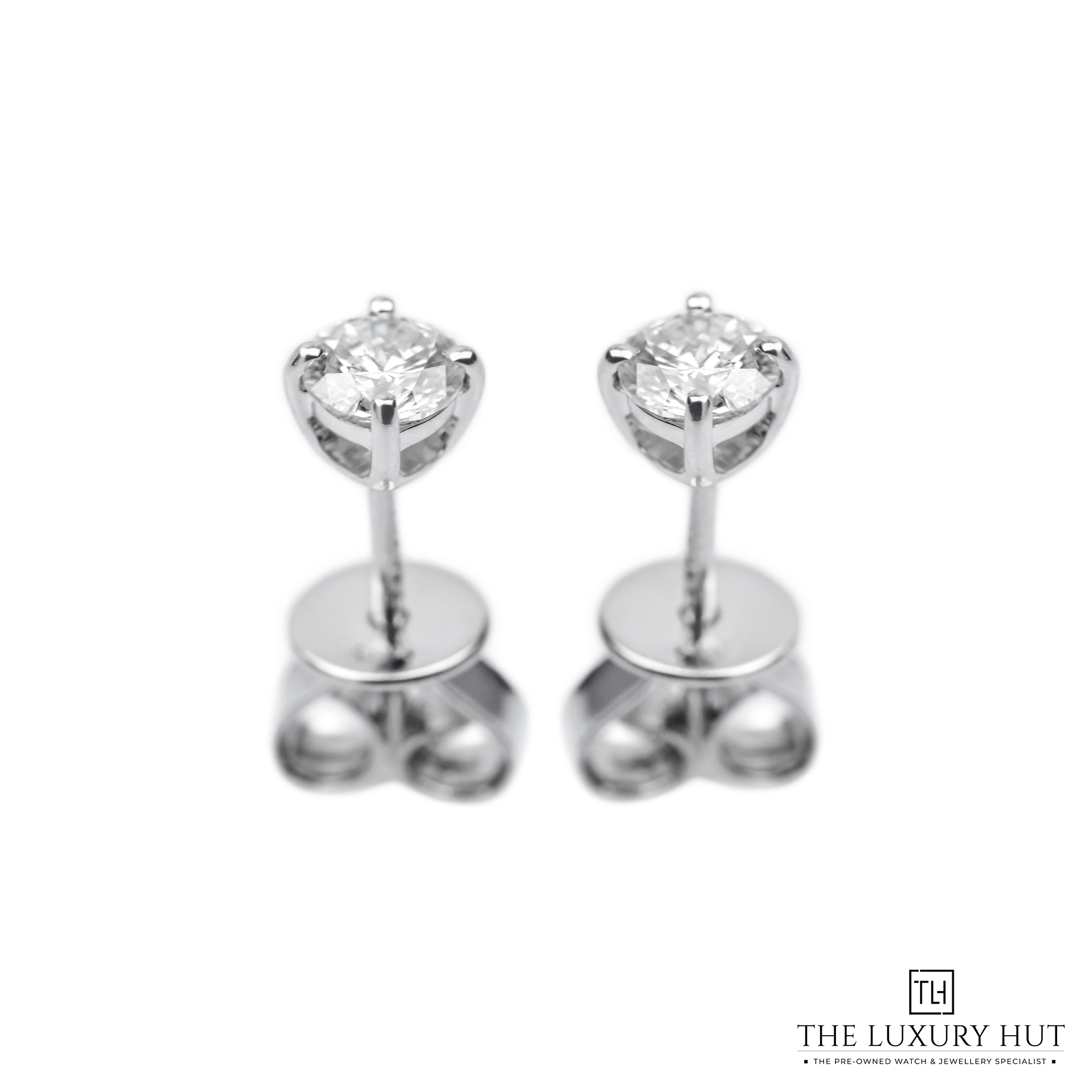 2023/12/White_Gold_Diamond_Stud_Earring_Update_50476-a.jpg