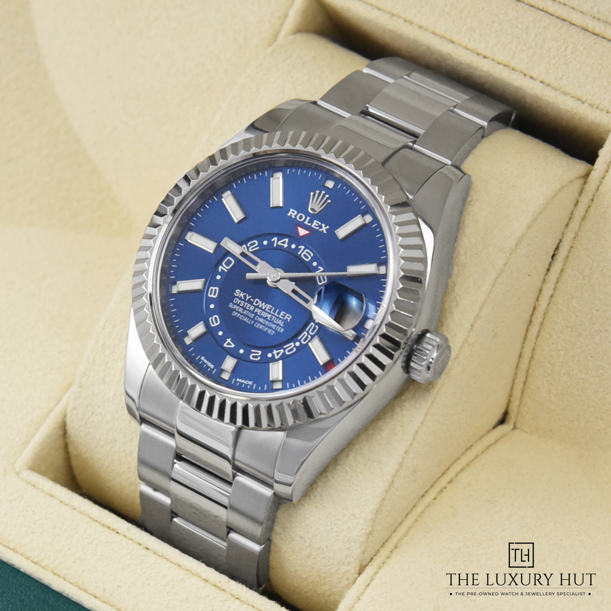 2024/03/Rolex_Sky-Dweller_Blue_50679-e.jpg