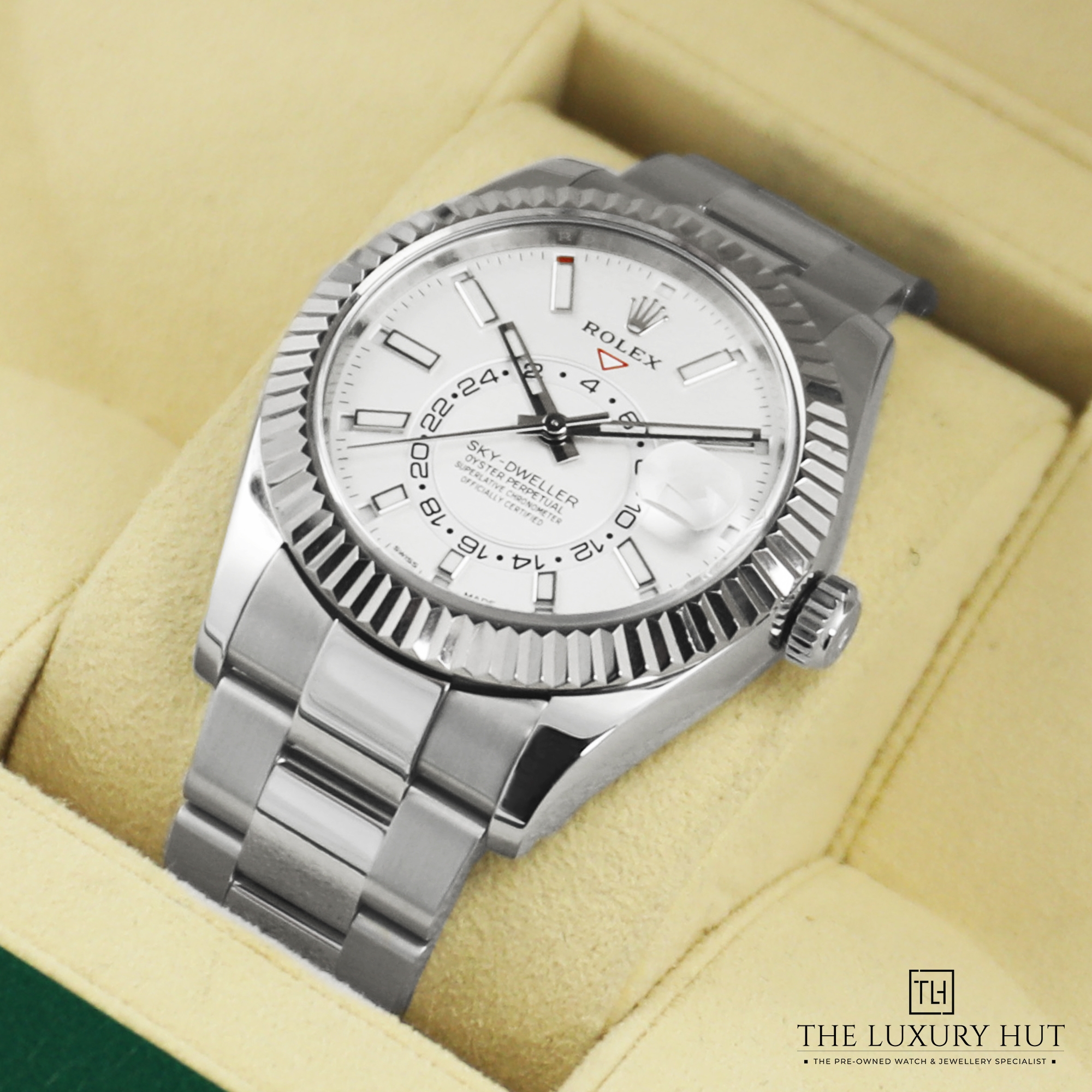 2024/06/Rolex_Sky-Dweller_Steel_White_Dial_50872-e.jpg