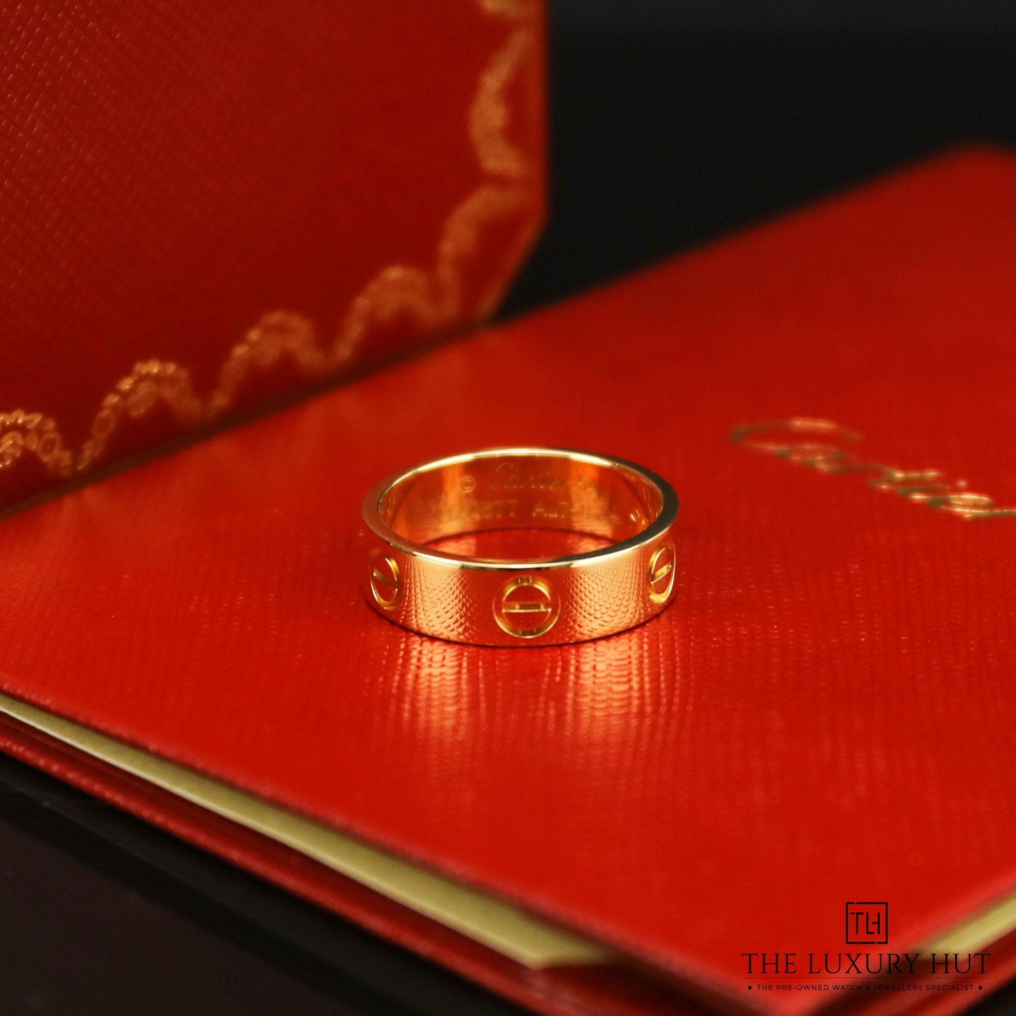 2024/07/Cartier_Yellow_Gold_Love_Ring_50974-e.jpg