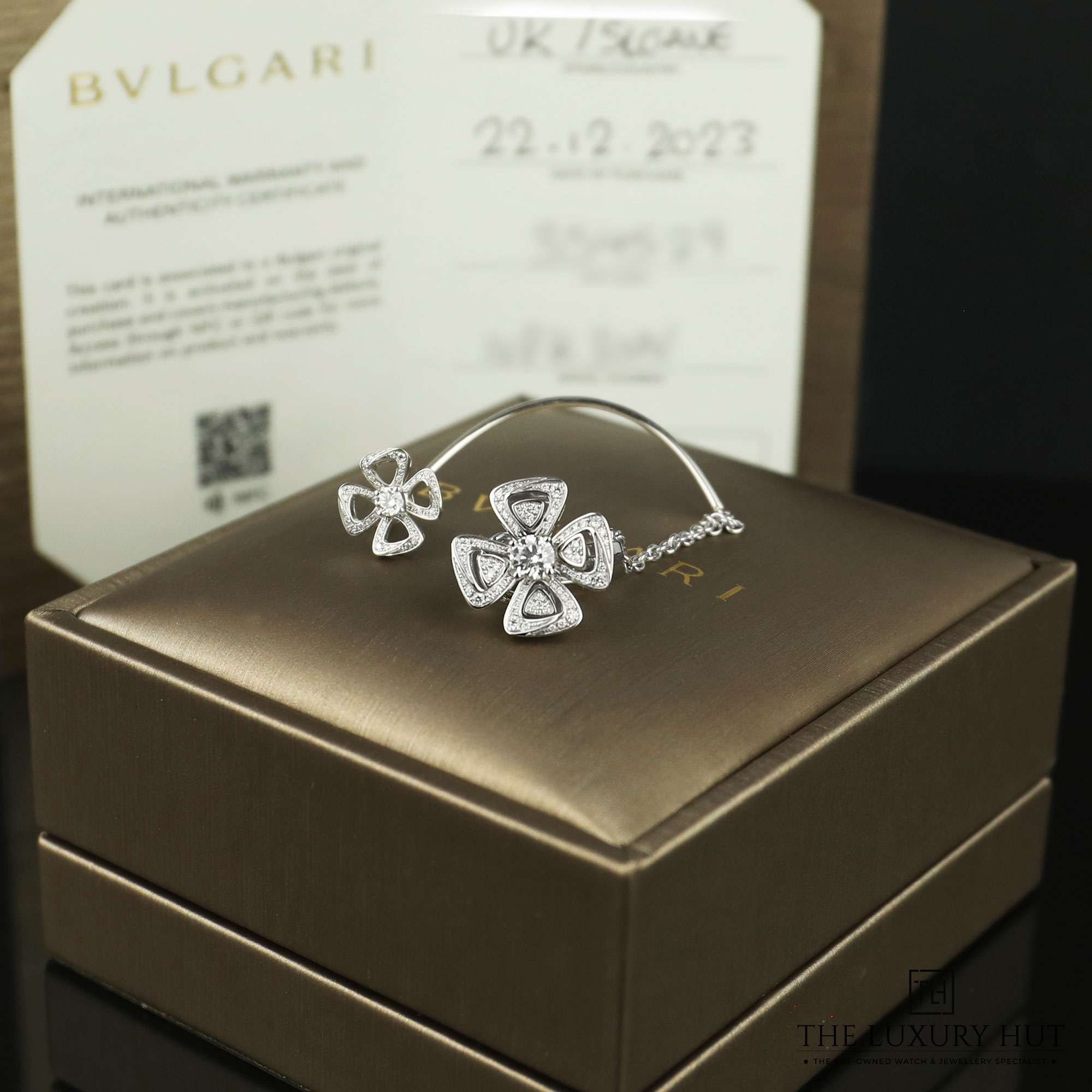 2024/08/Bvlgari_Fiorever_White_Diamond_Earrings_50997-d.jpg