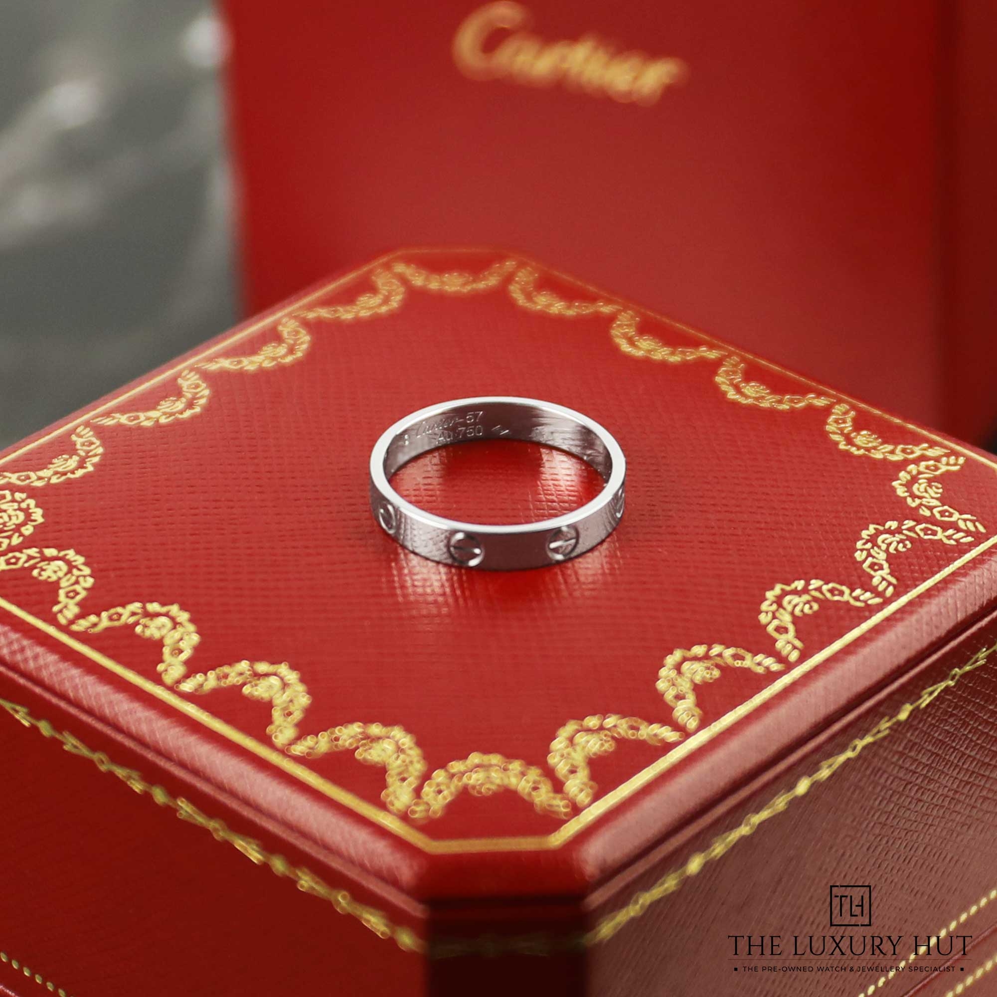 2024/08/Cartier_Love_Wedding_Band_White_Gold_51036-e.jpg