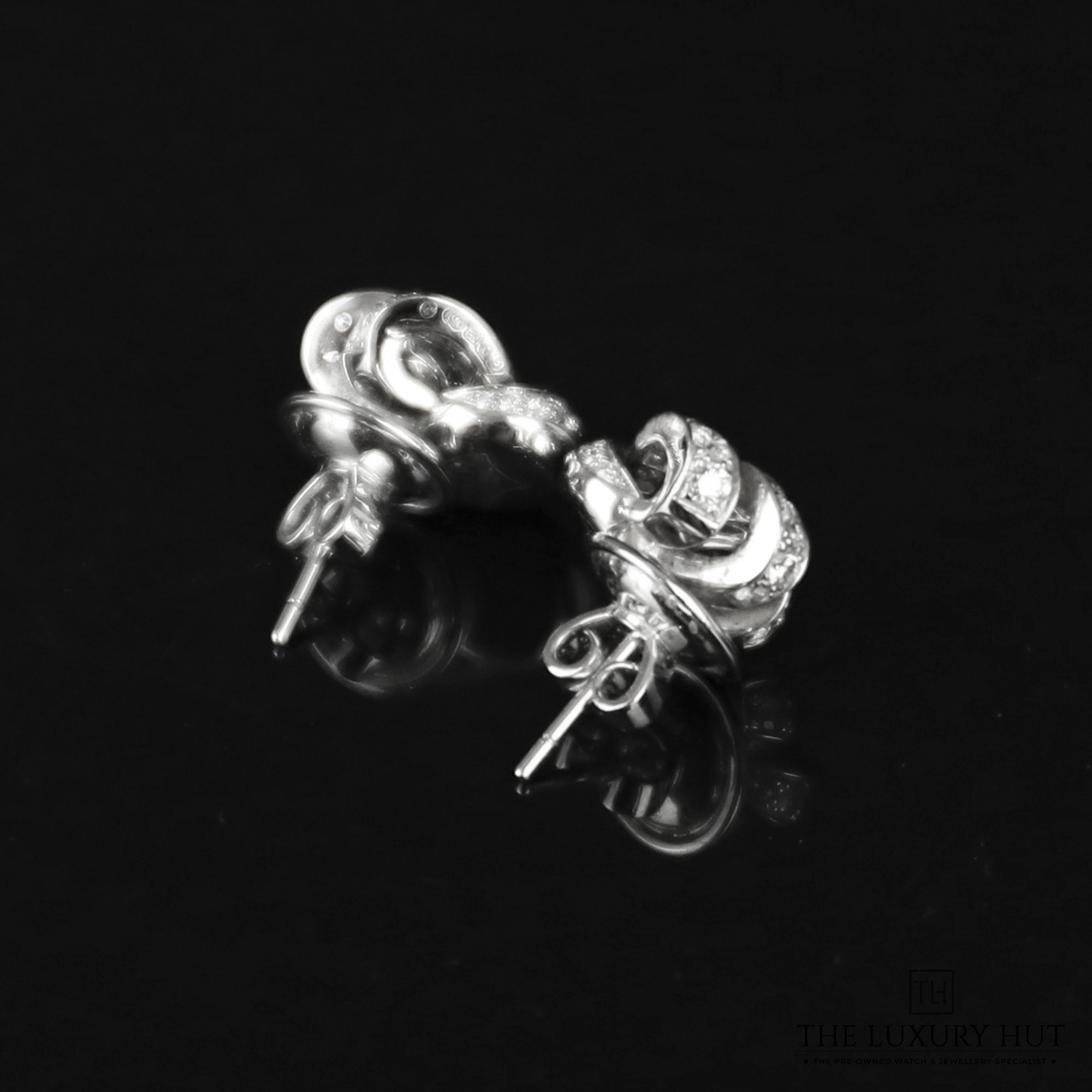 2024/08/Graff_Tildas_Bow_PaveDiamond_Stud_Earrings_LB328-d.jpg