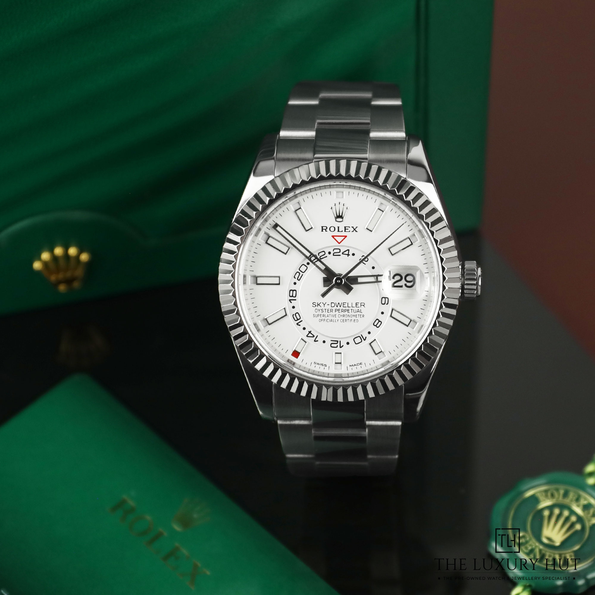 2024/08/Rolex_Sky-Dweller_Steel_42_White_Dial_LB316-b.jpg