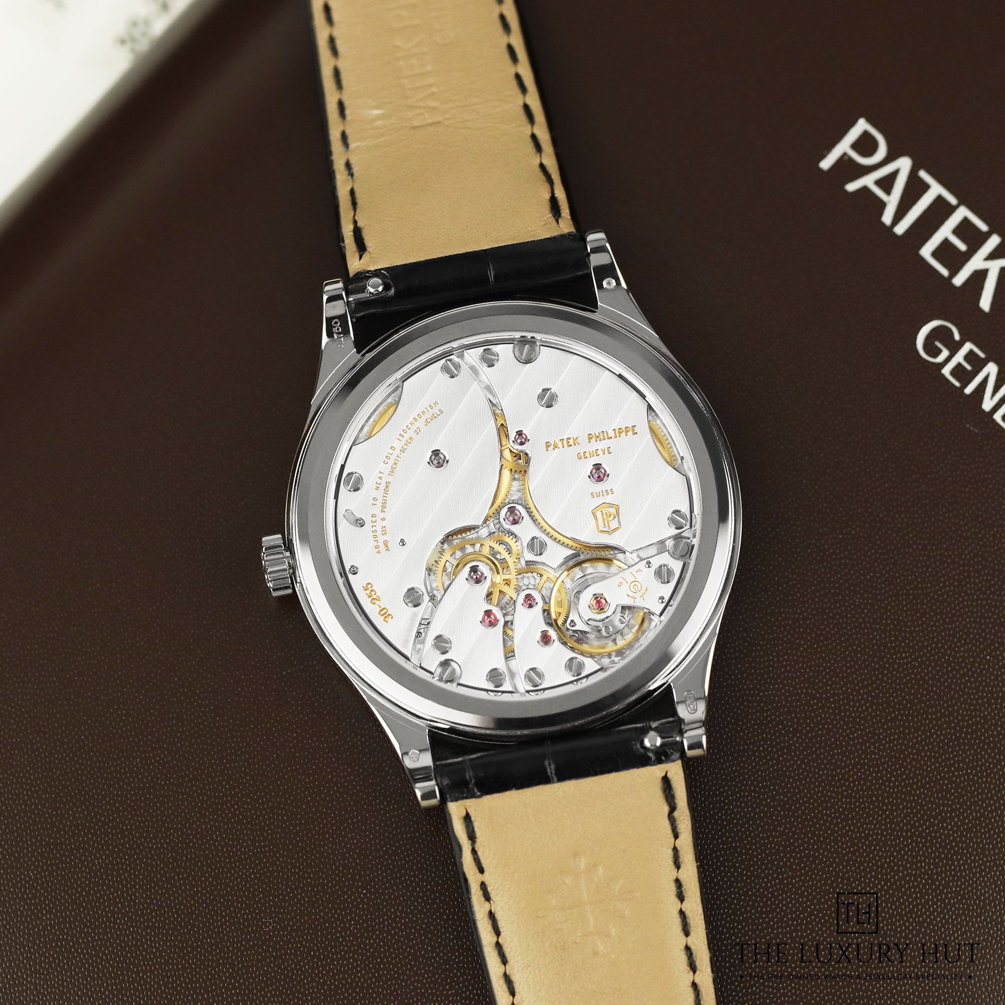 2024/09/Patek_Philippe_Calatrava_White_Gold_Grey_51122-d.jpg