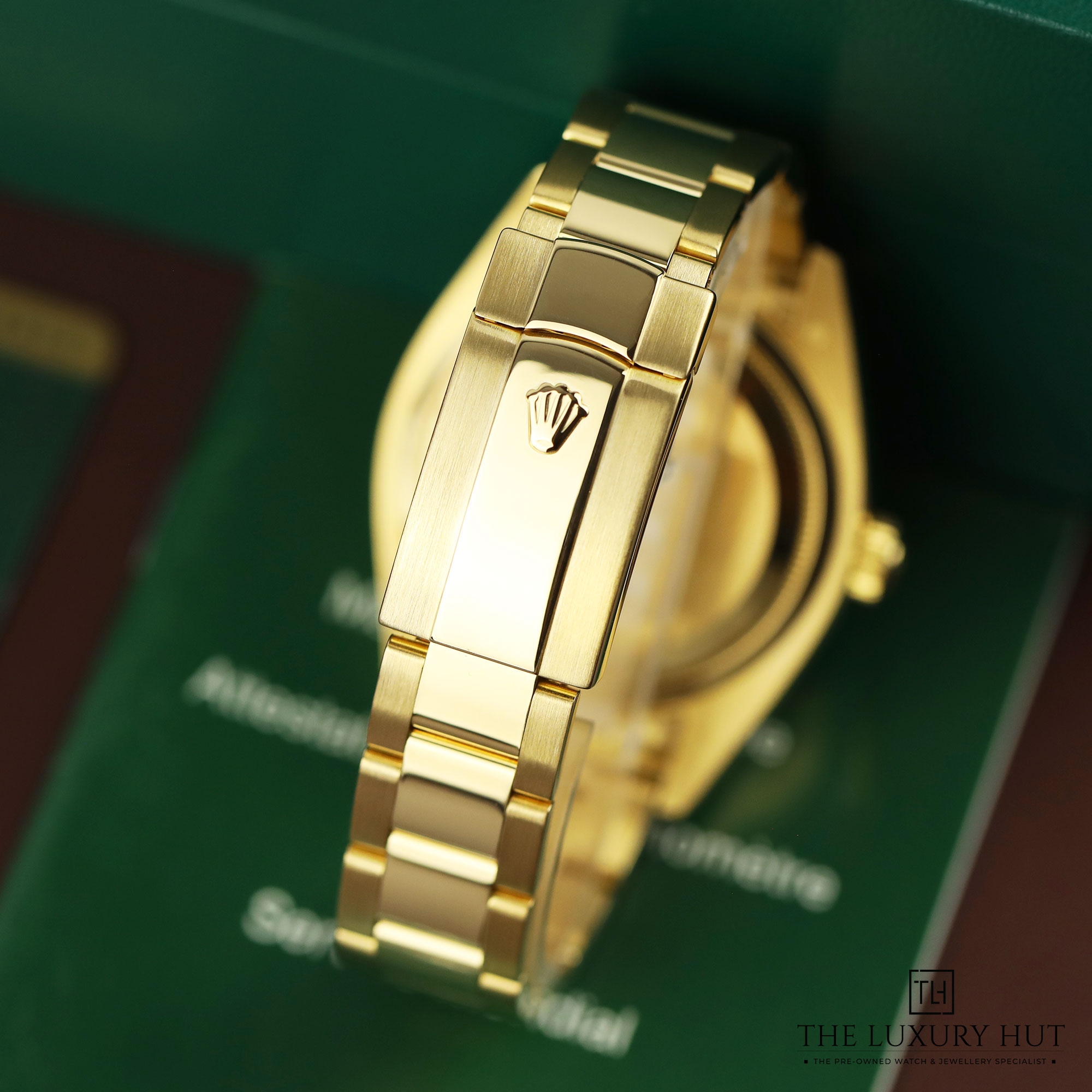 2024/09/Rolex_Sky-Dweller_Yellow-Gold_Champagne_LB357-e.jpg