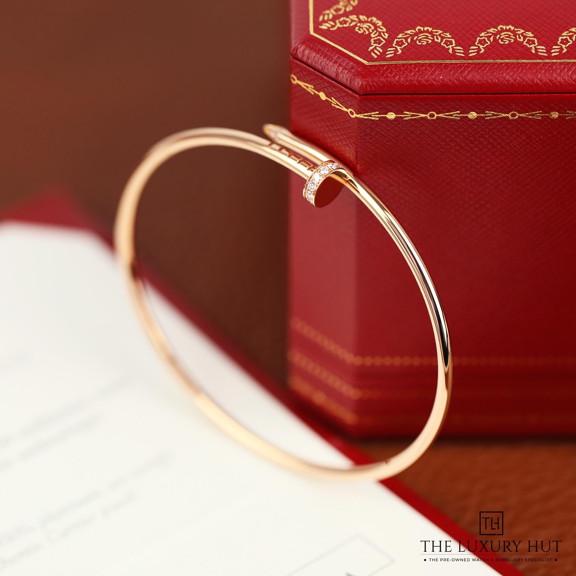 2024/10/Cartier_Rose_Diamond_Juste_Un_Clou_Bangle_LB393-c.jpg