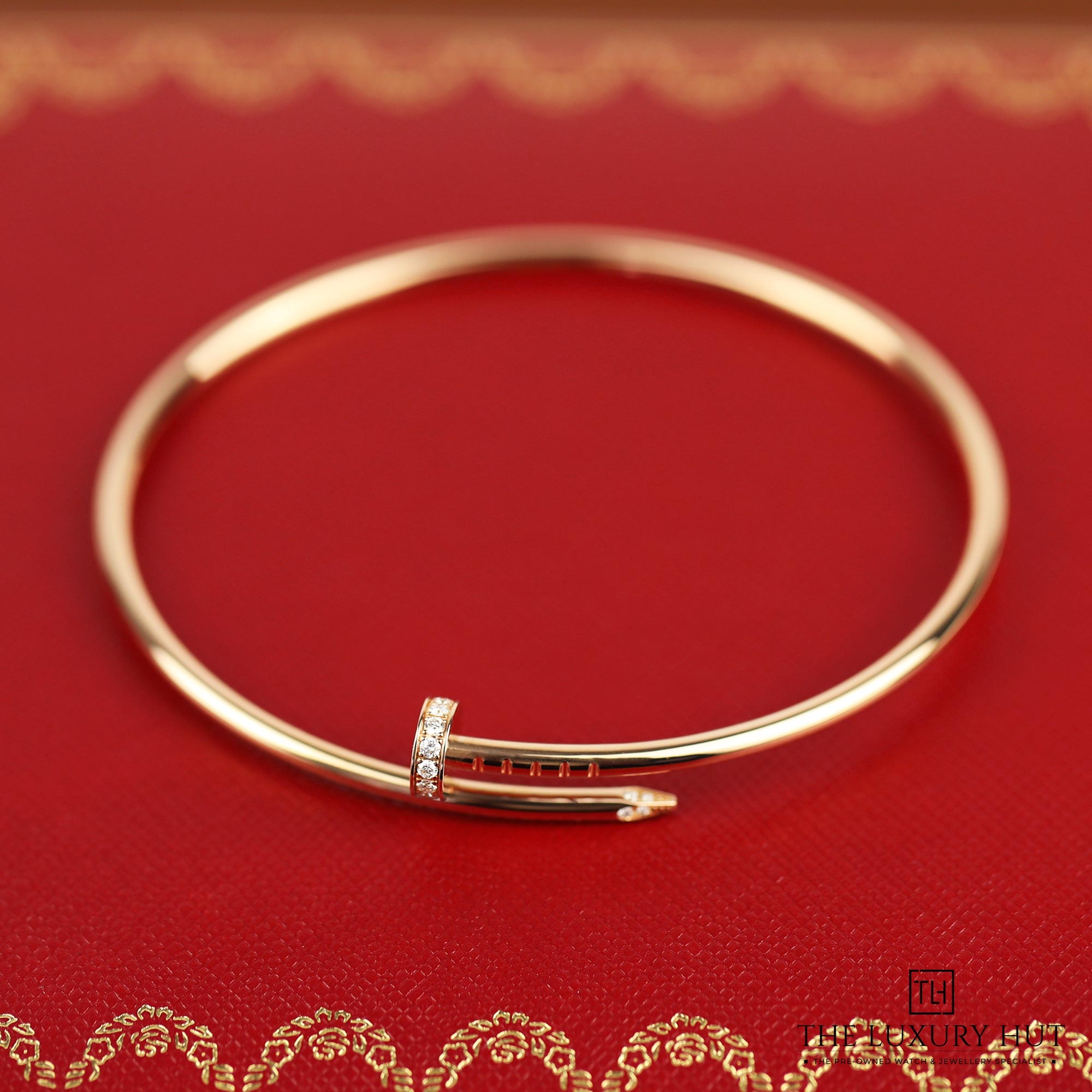 2024/10/Cartier_Rose_Diamond_Juste_Un_Clou_Bangle_LB393-d.jpg