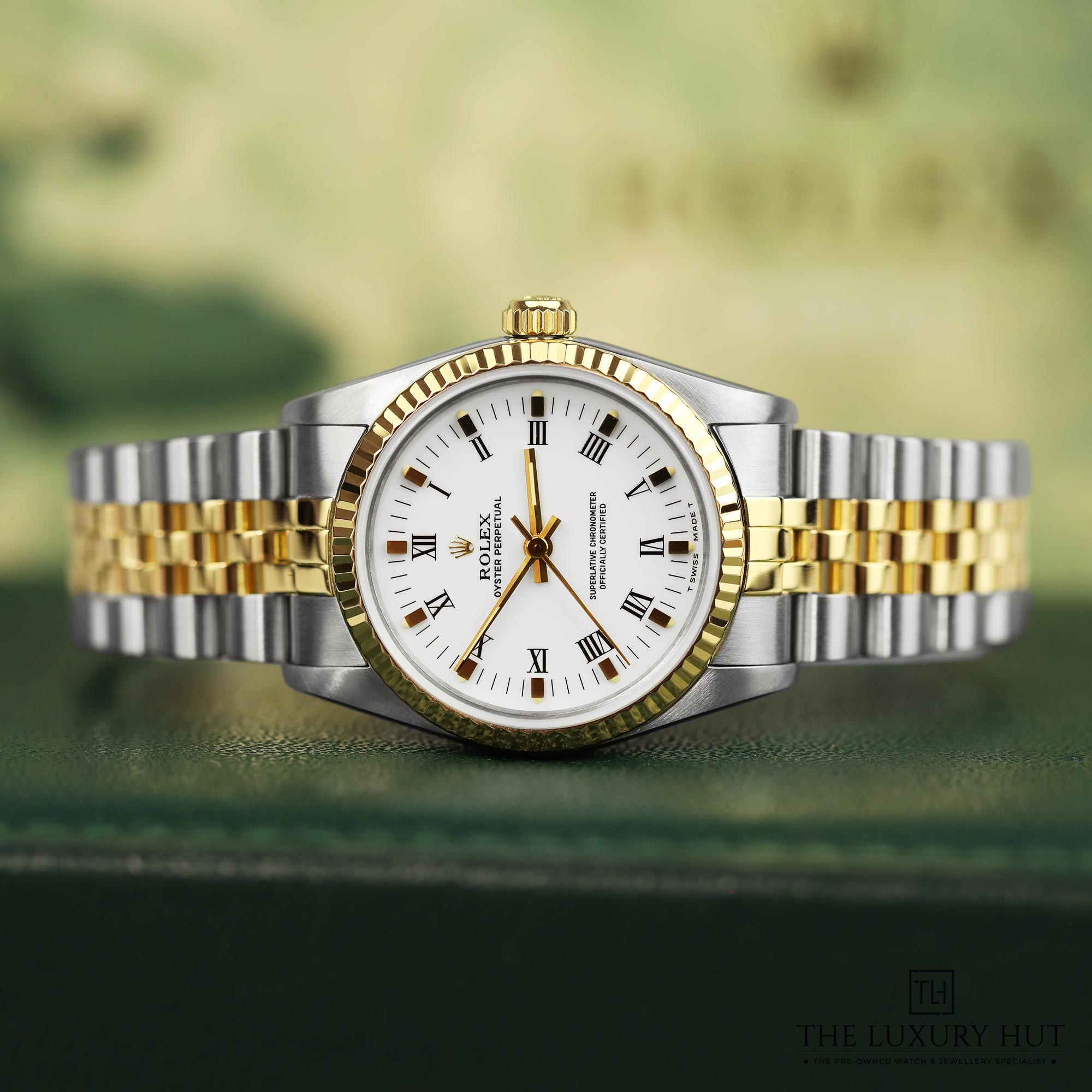 2024/10/Rolex_Oyster_Perpetual_Bi-Metal_White_51191-c.jpg