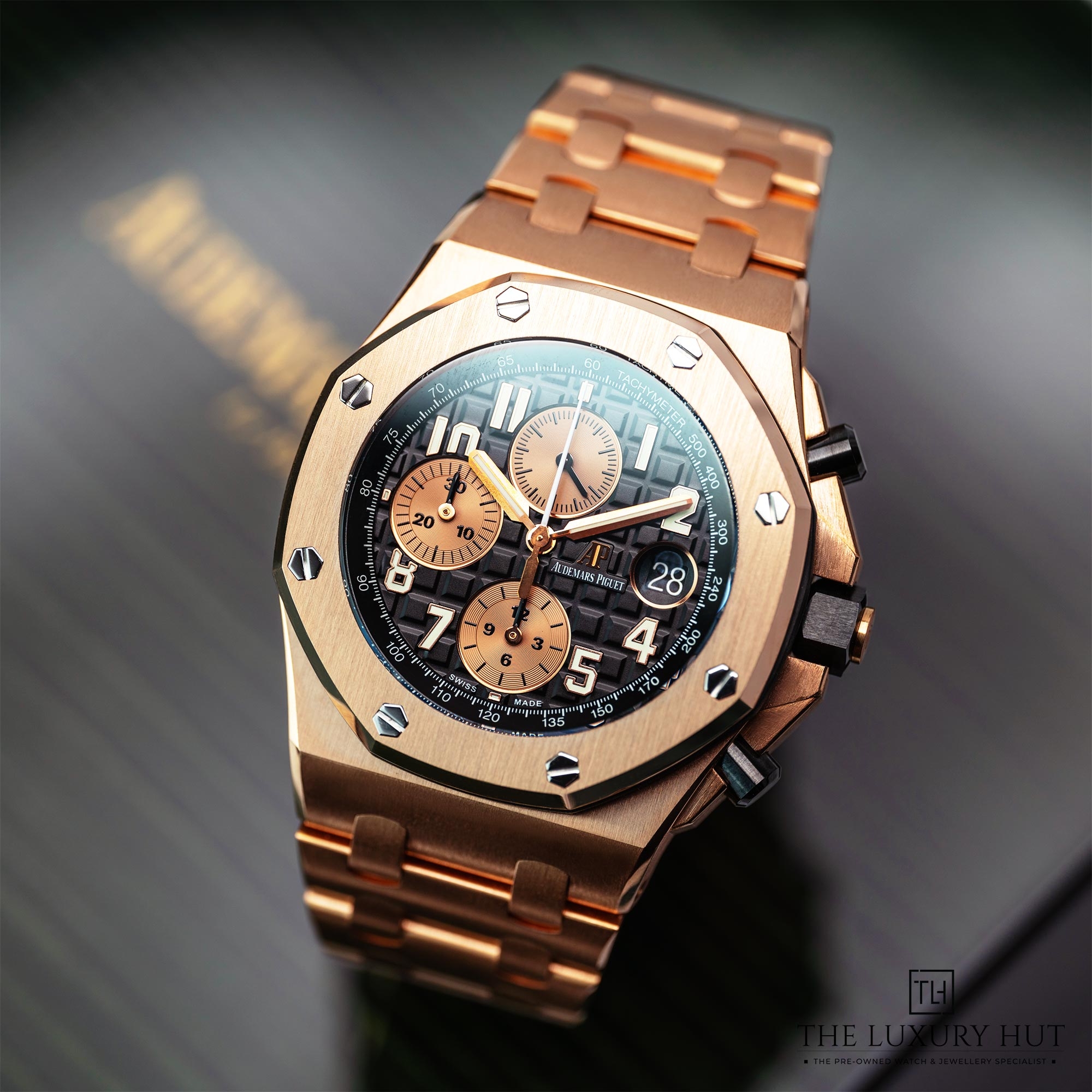 2024/11/AP_-Royal_Oak_Offshore_Pink_Gold_Black_Update_LB414_bb.jpg