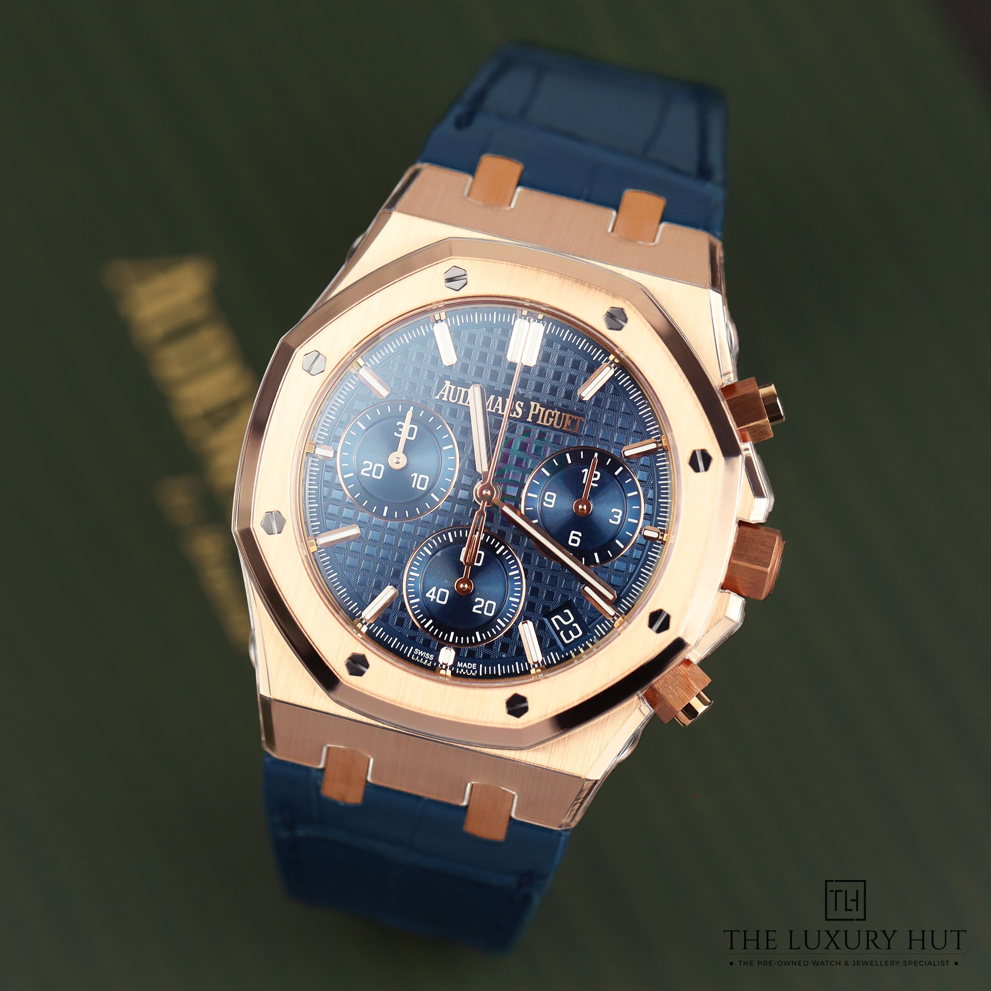 2024/11/AP_Royal_Oak_Pink_Gold_41mm_Blue_Dial_LB413-b.jpg
