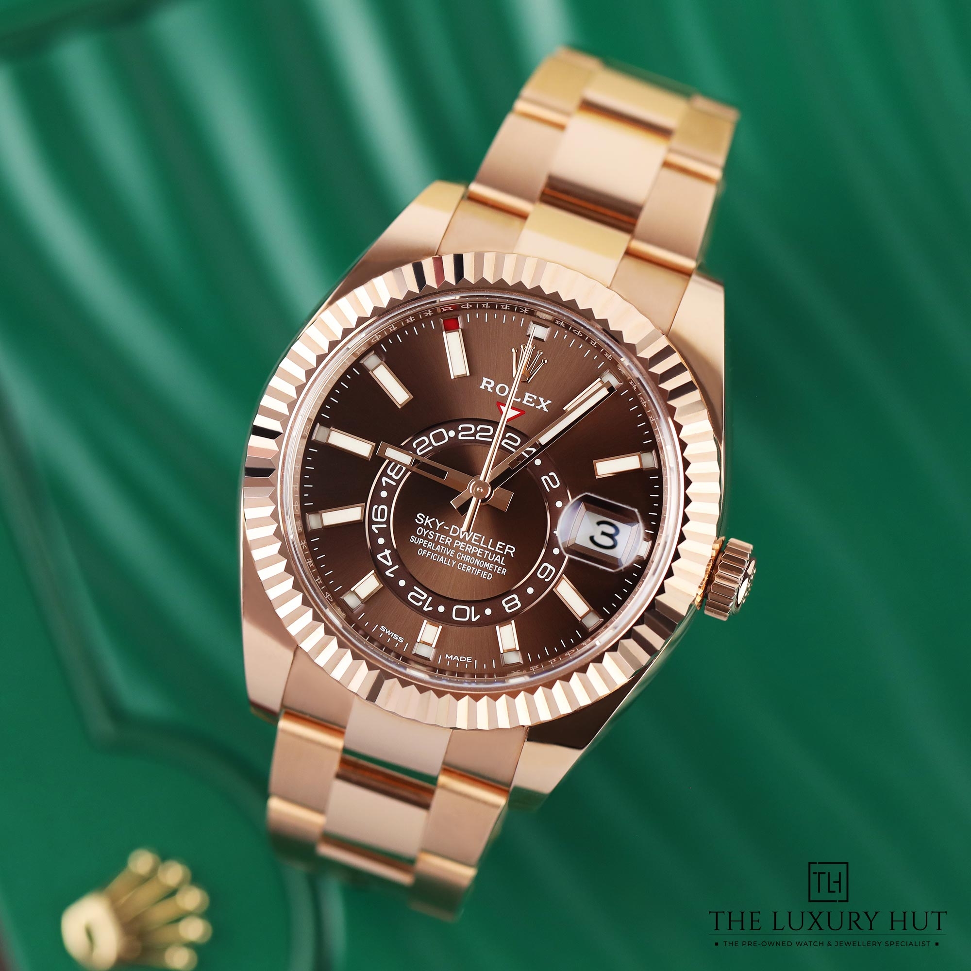 2024/11/Rolex_Sky-Dweller_Rose_Gold_Chocolate_LB409-b.jpg