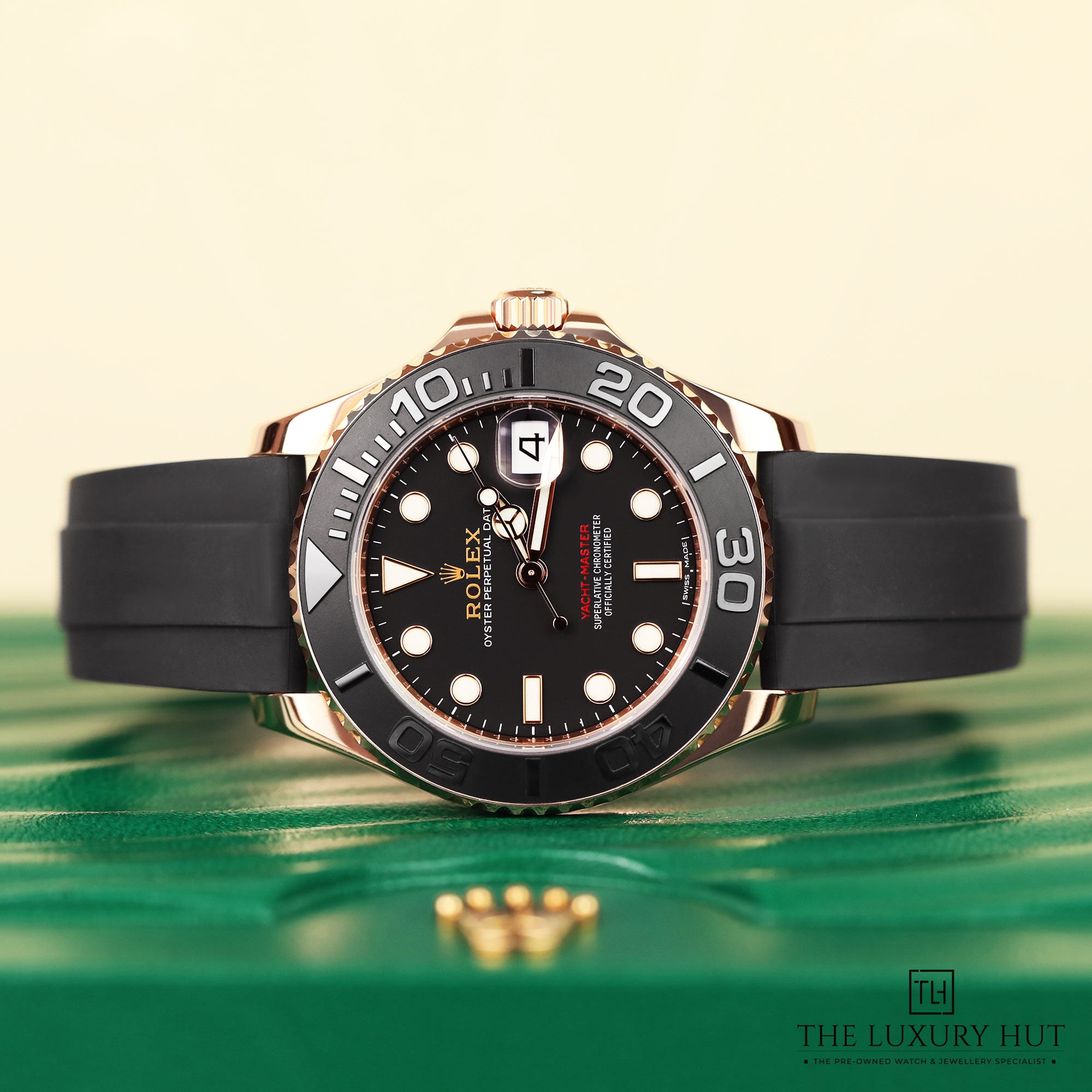 2024/11/Rolex_Yacht-Master_37_Rose_Gold_Black_51240-c.jpg
