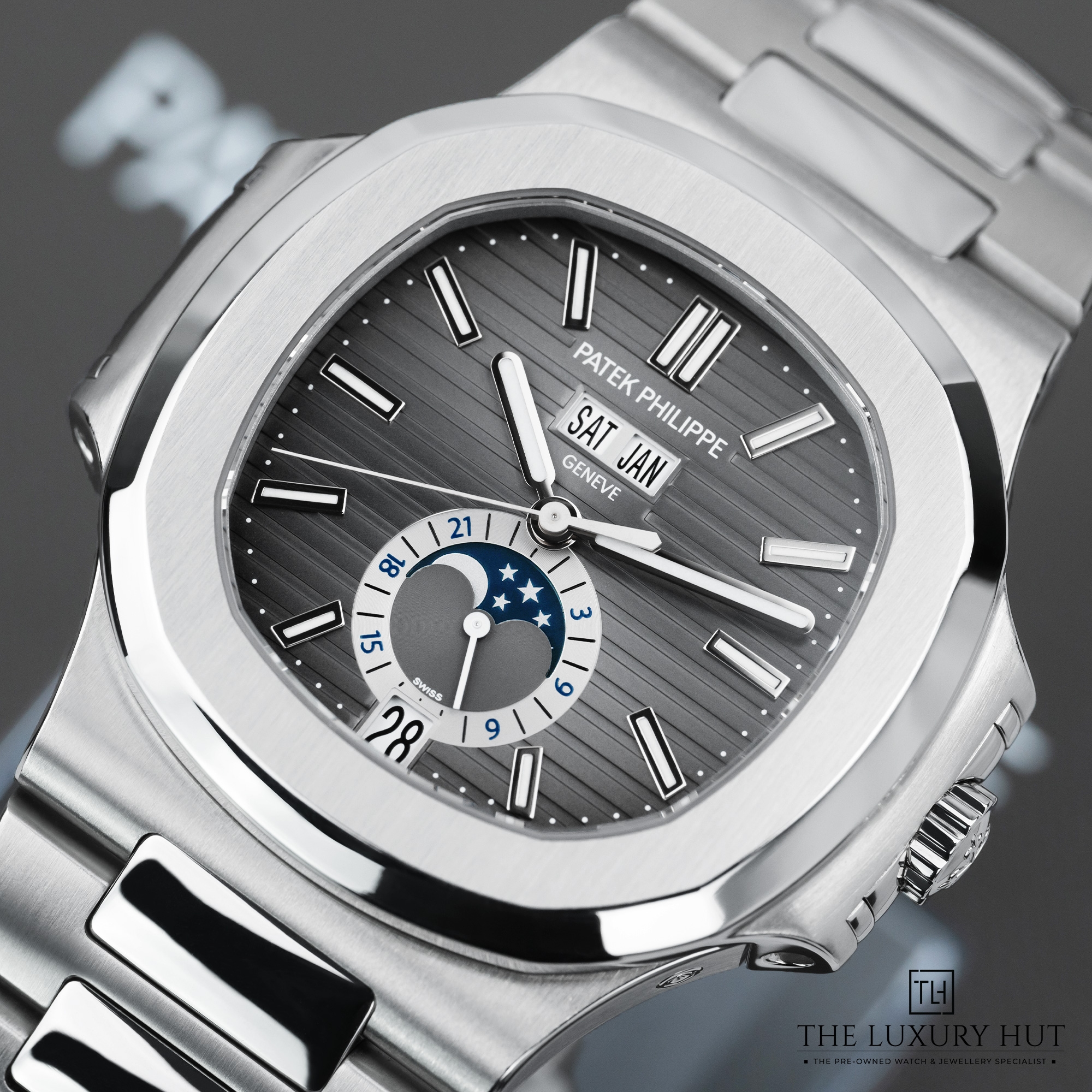 2025/01/Patek_Philippe_Nautilus_Steel_Grey_Dial_LB447-h.jpg