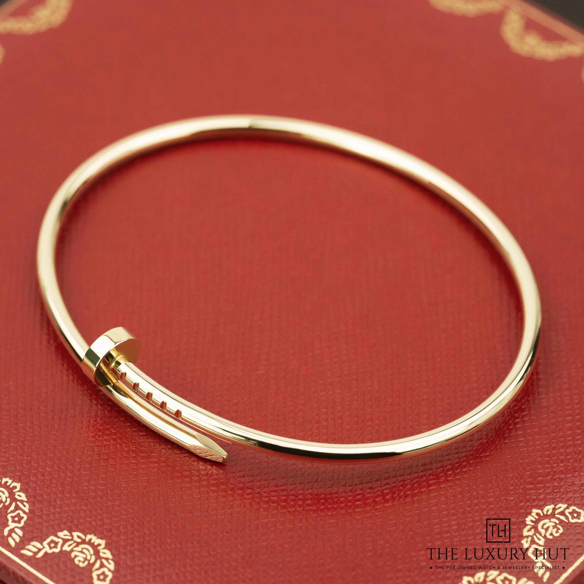 2025/02/Cartier_Yellow_Gold_Juste_Un_Clou_Bangle_51468-c.jpg