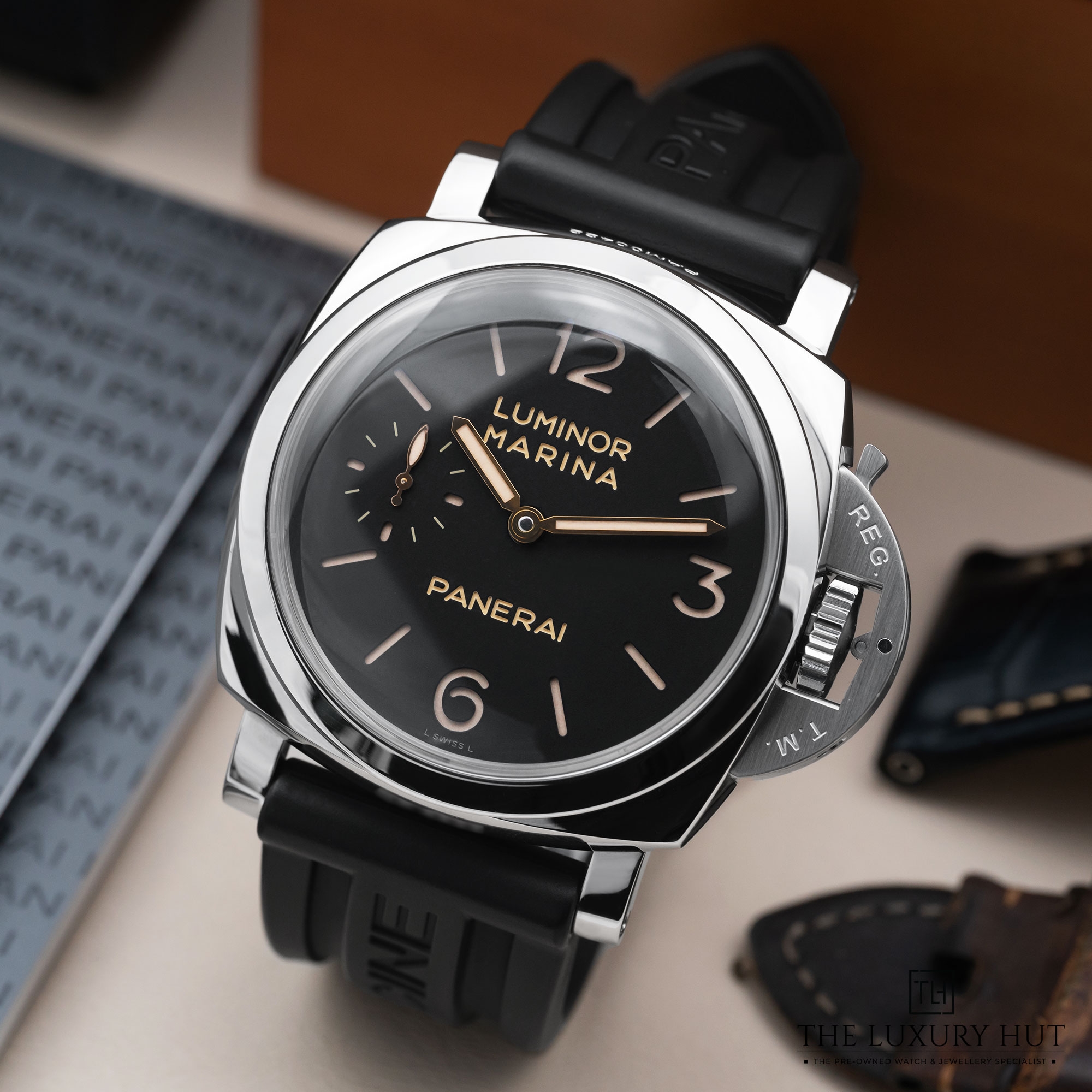 2025/02/Panerai_Luminor_Marina_Steel_51544-b.jpg