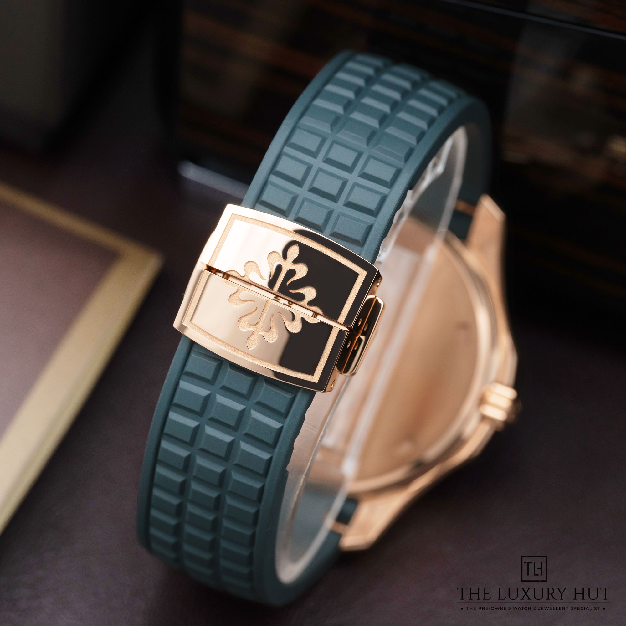 2025/02/Patek_Philippe_Aquanaut_Rose_Gold_LB502-e.jpg