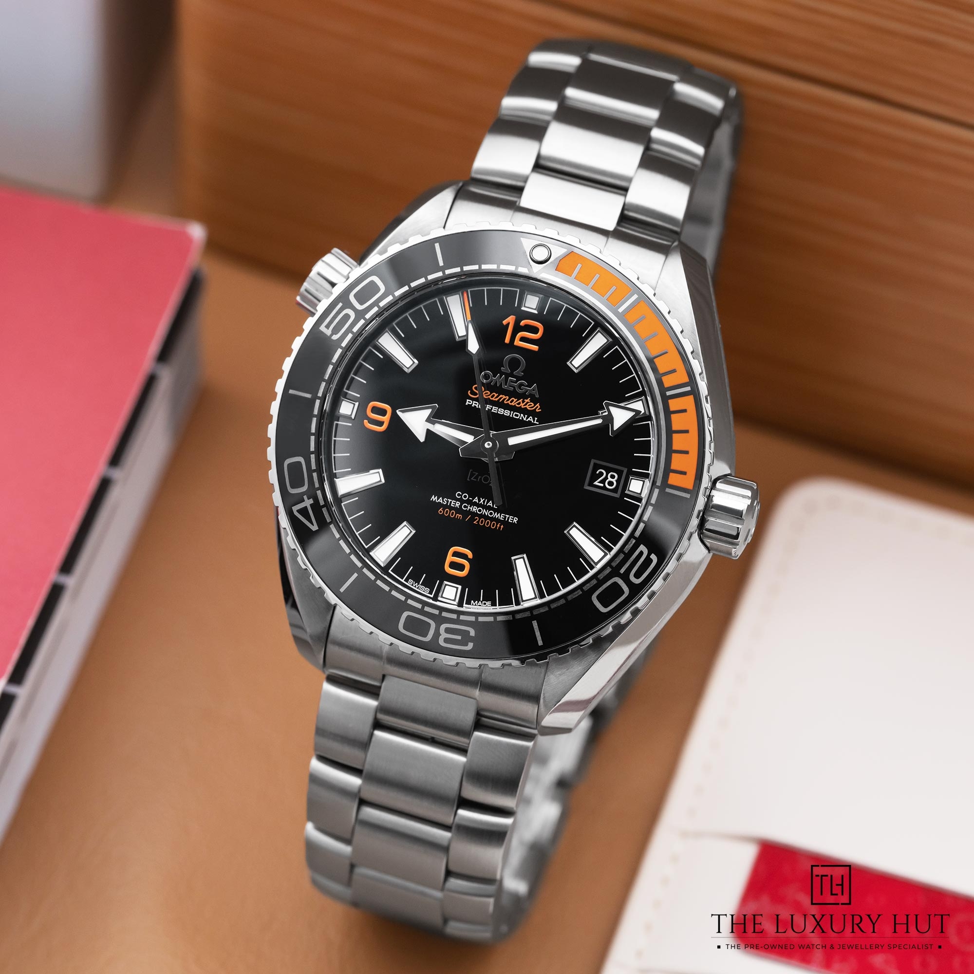 2025/03/Omega_Seamaster_Planet_Ocean_LB542-b.jpg