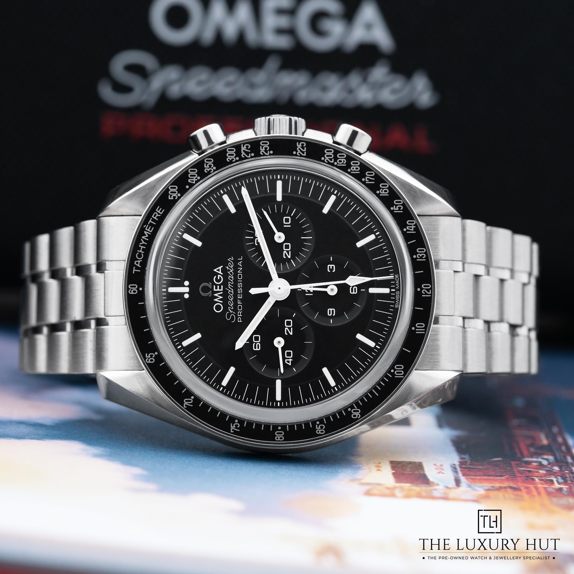 2025/03/Omega_Speedmaster_Moonwatch_42_Black_Dial_51598-b.jpg