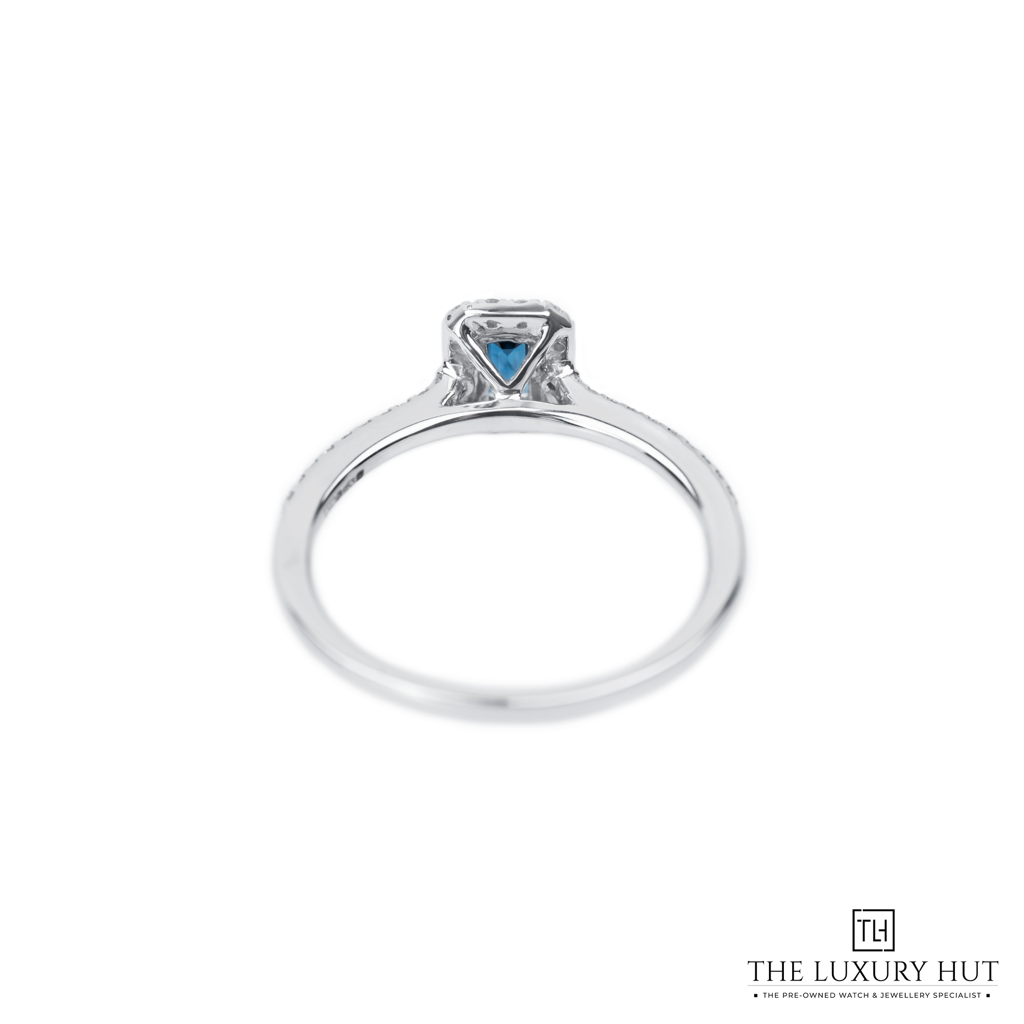 2025/03/Platinum_Diamond_Sapphire_Cluster_Ring_LB546-b.jpg