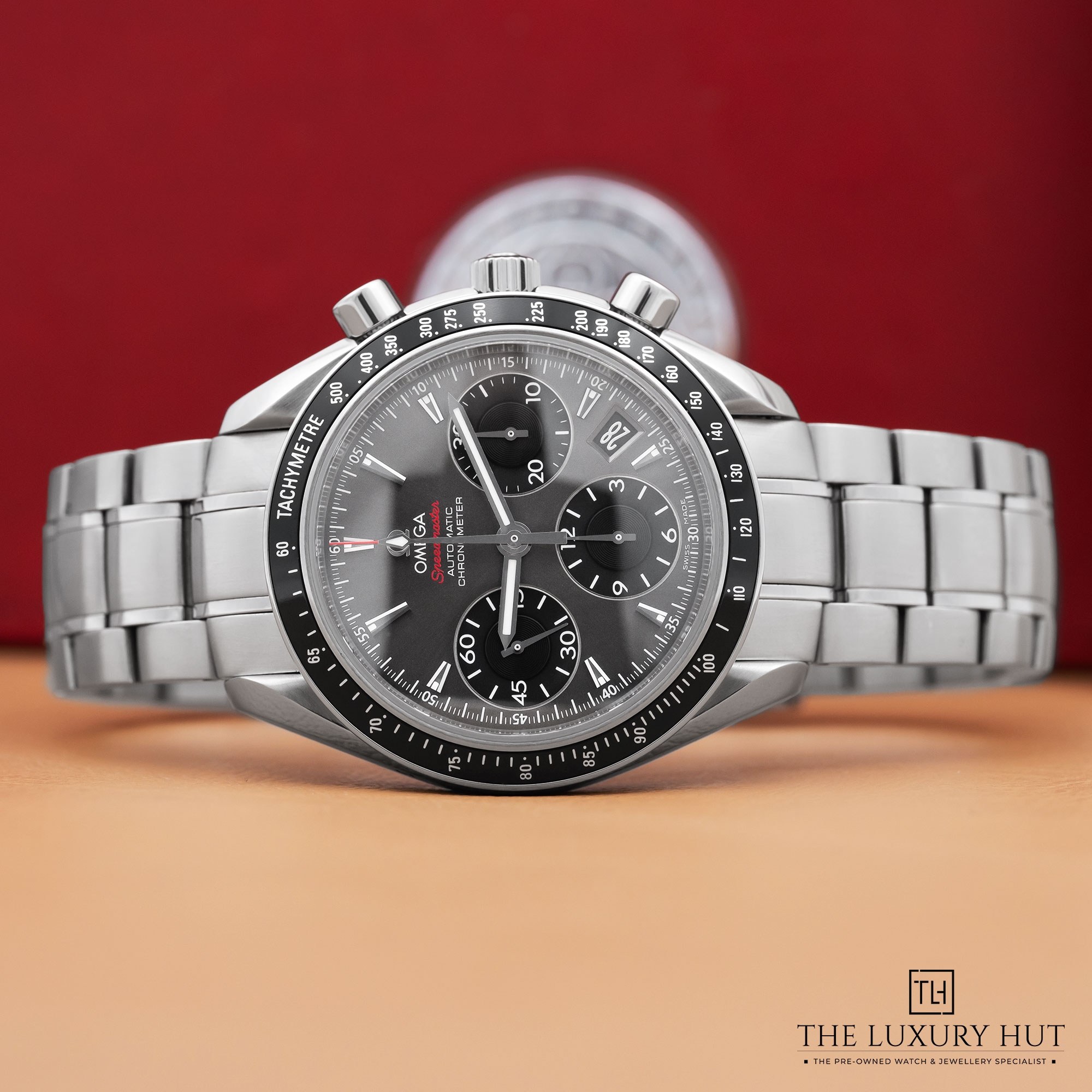 2025/04/Omega_Speedmaster_Date_Chronograph_51629-b.jpg