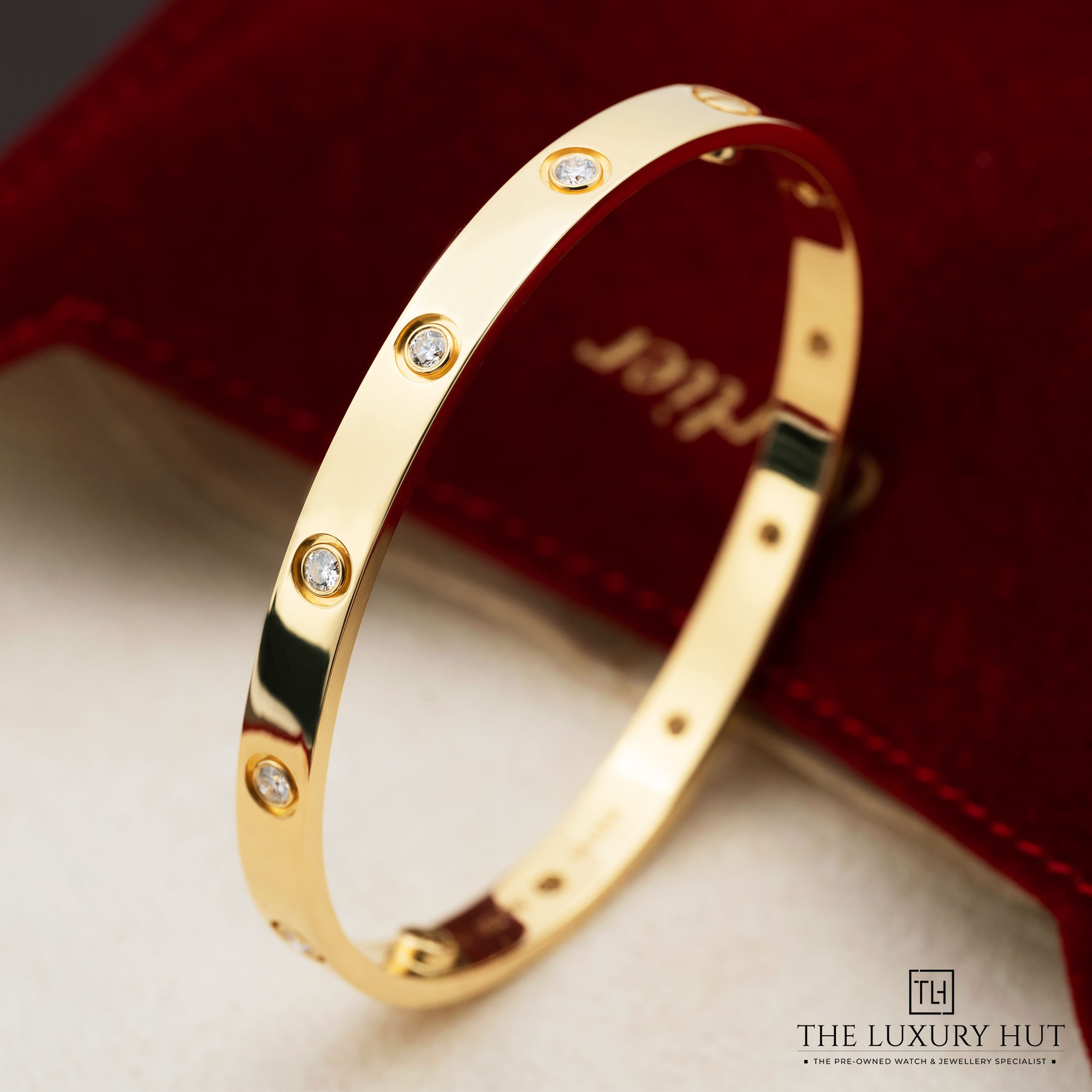 2025/06/Cartier_Gold_10_Diamonds_Love_Bangle_LB621-c.jpg