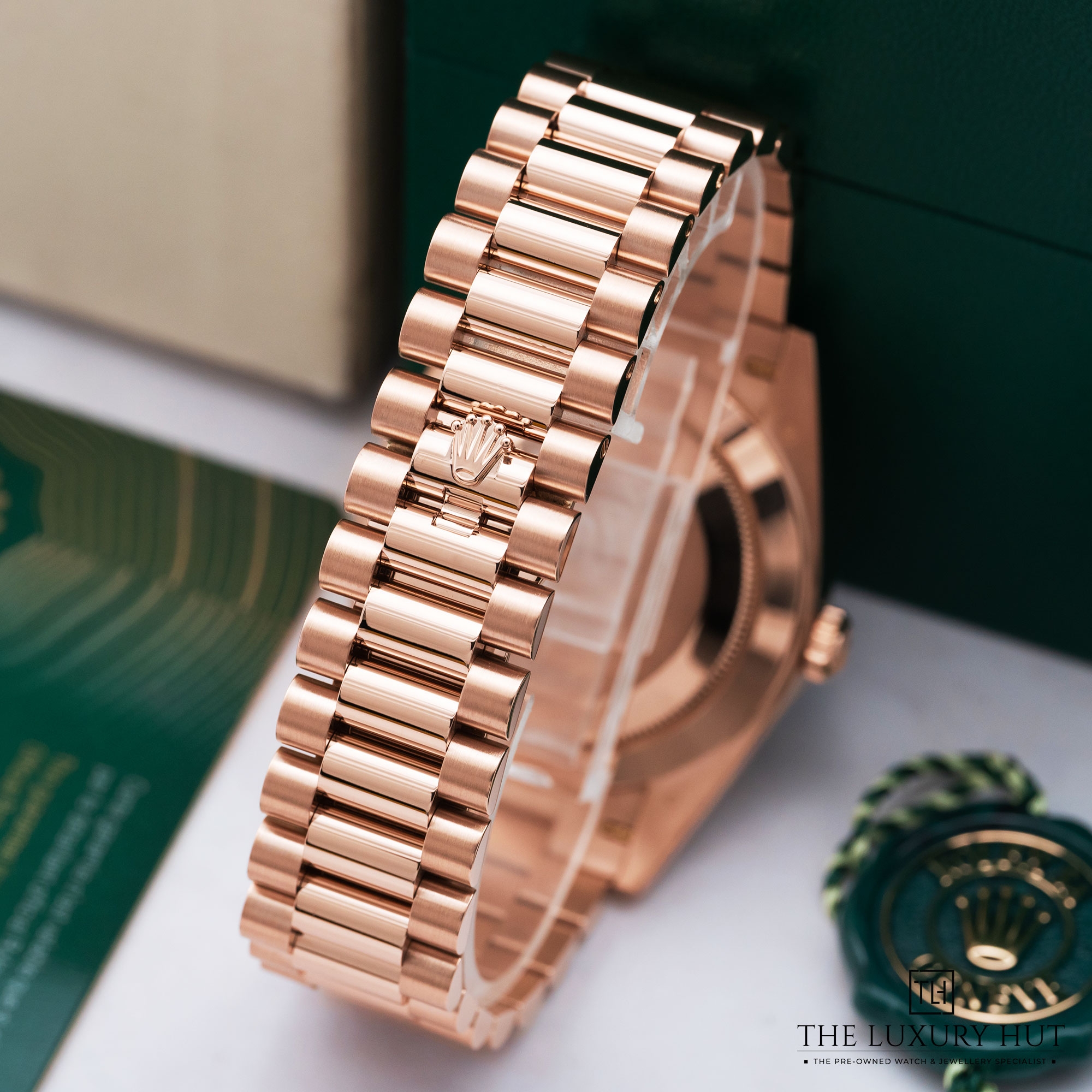 2025/06/Rolex_Day-Date_40_Everose_Gold_Chocolate_LB629-d.jpg