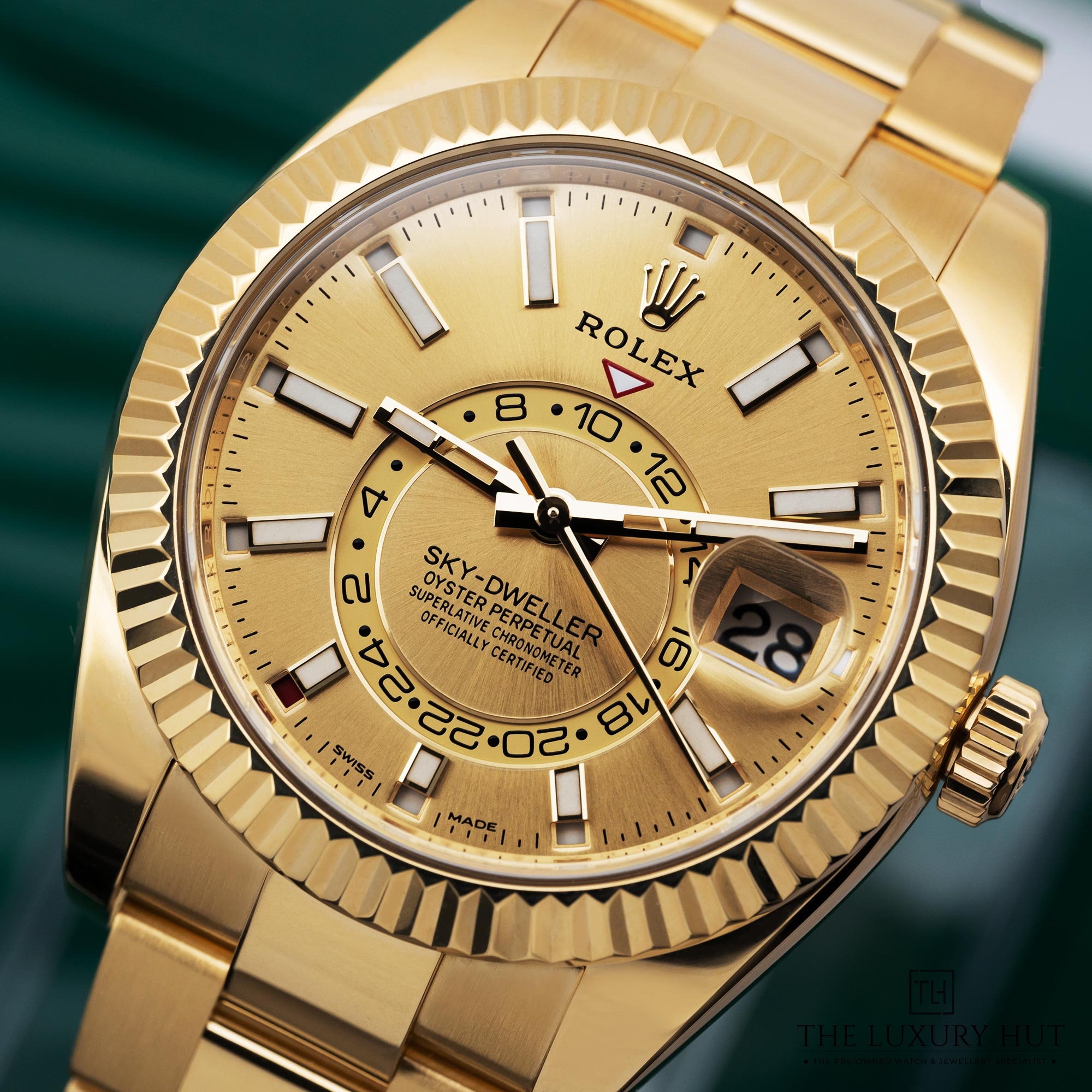 2025/06/Rolex_Sky-Dweller_Yellow_Gold_Champagne_51857-e.jpg