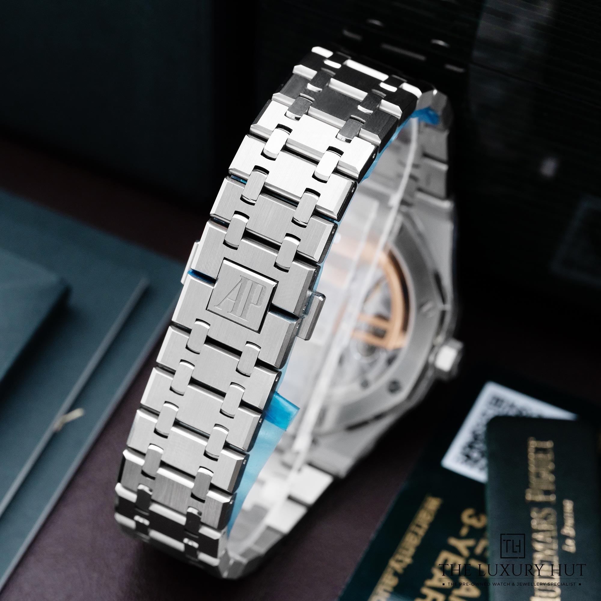 2025/07/Audemars_Piguet_Royal_Oak_Steel_41_Black_51993-f.jpg
