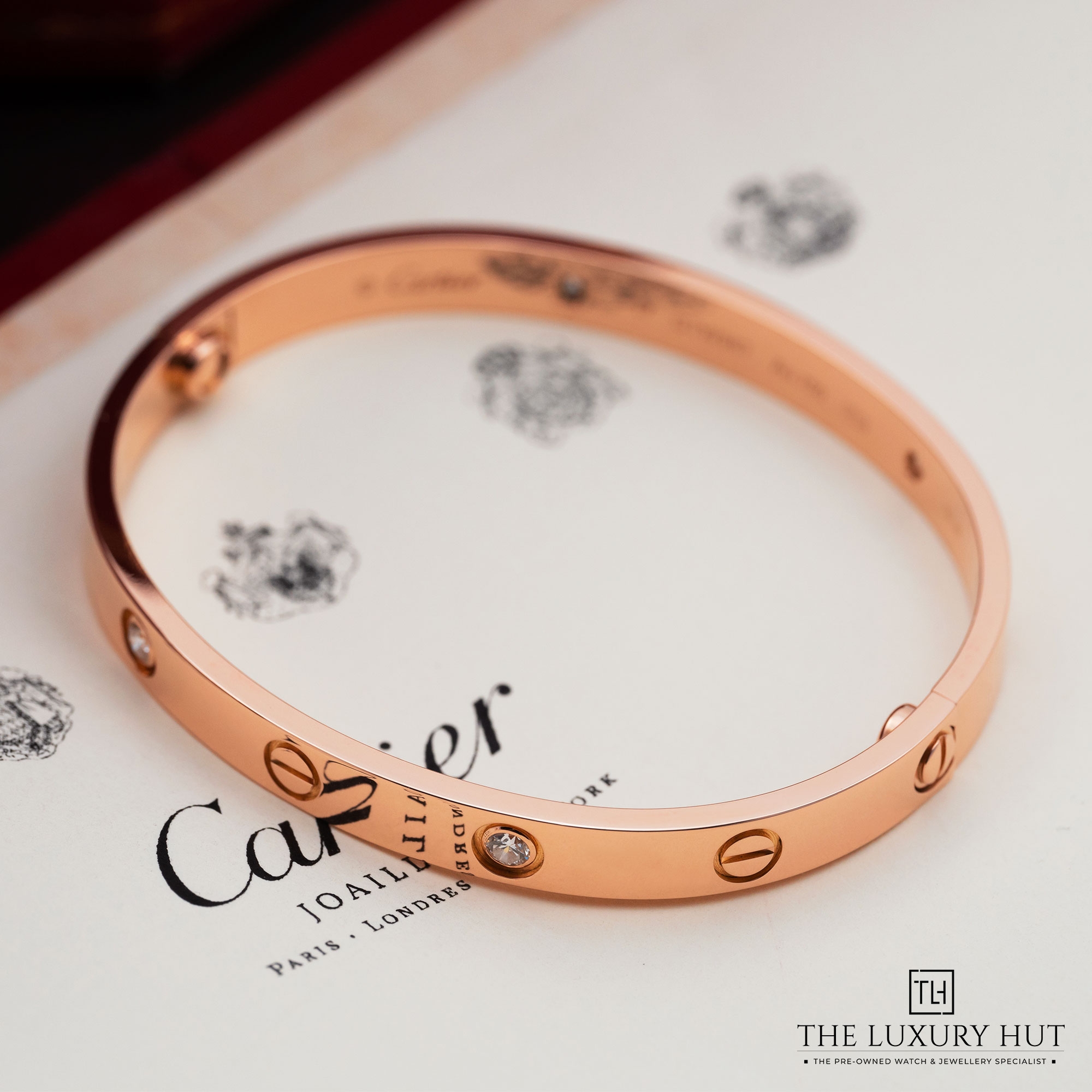 2025/07/Cartier_Rose_Gold_Classic_Diamonds_Love_Bangle_51945-d.jpg