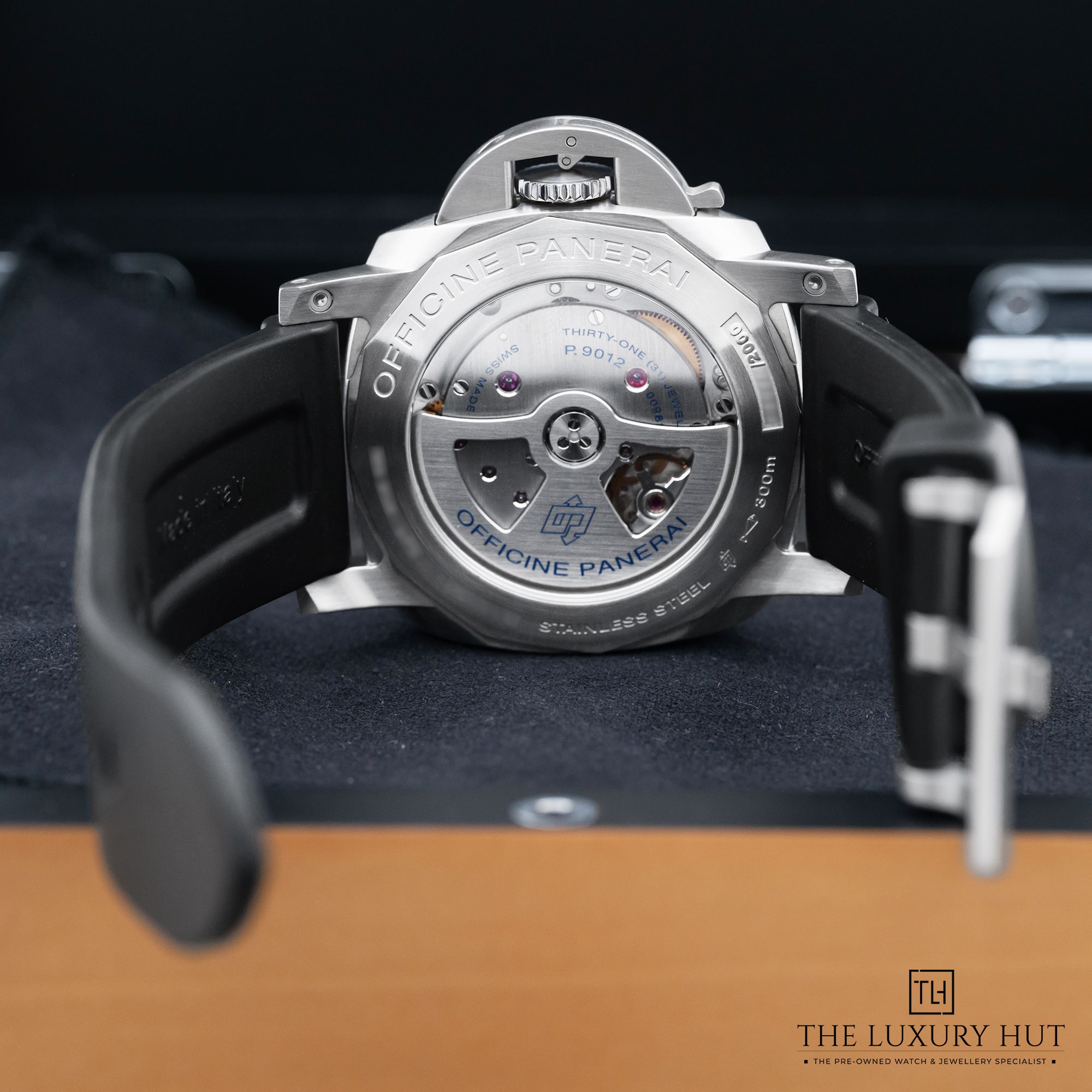 2025/07/Panerai_Luminor_3-Days_GMT_Steel_Black_Dial_51921-c.jpg