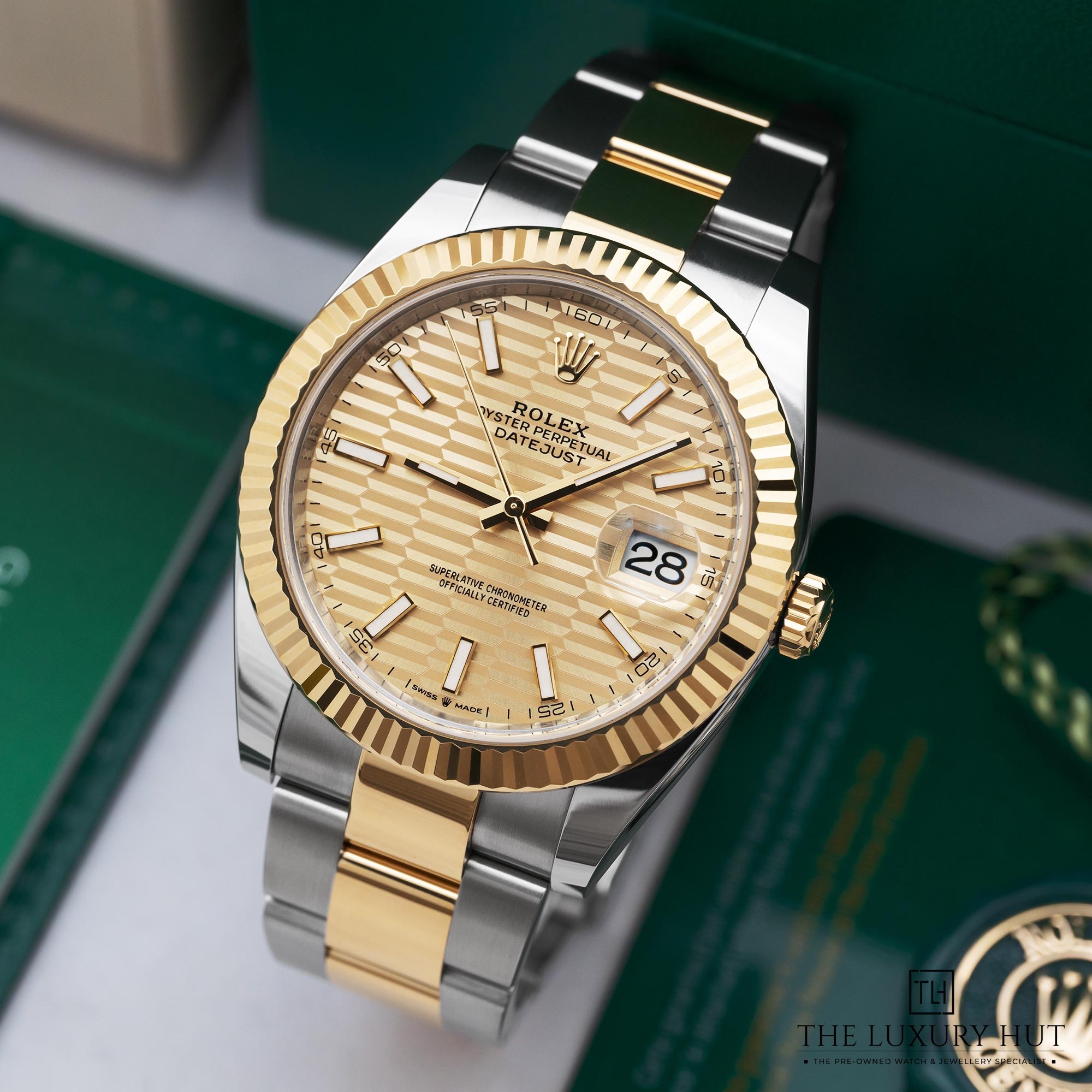 2025/07/Rolex_Datejust_Champagne_Motif_Diamond_51973-b.jpg