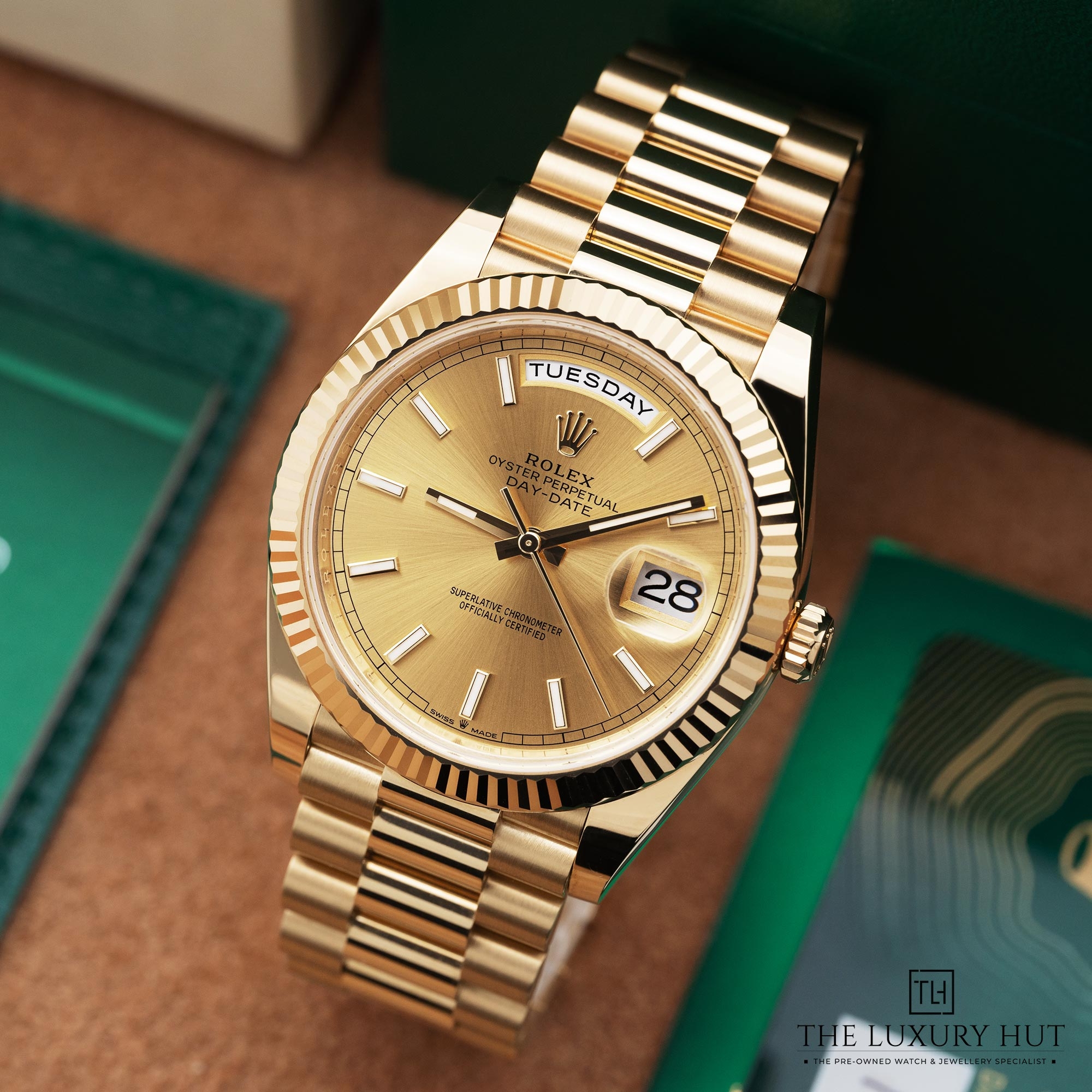 2025/07/Rolex_Day-Date_40_Yellow_Gold_Champagne_51960-b.jpg