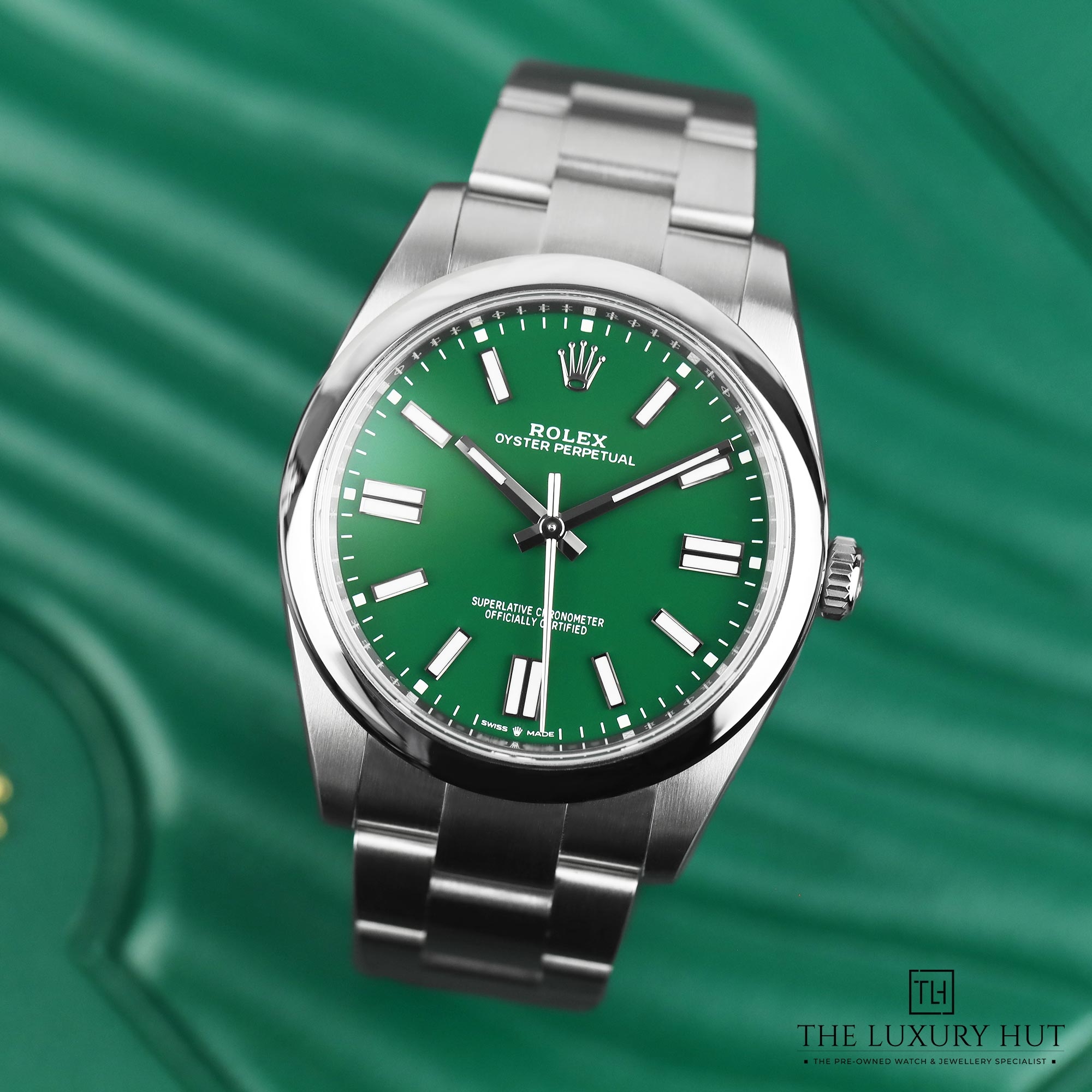 2025/07/Rolex_Oyster_Perpetual_41mm_Steel_Green_Dial_52017-b.jpg