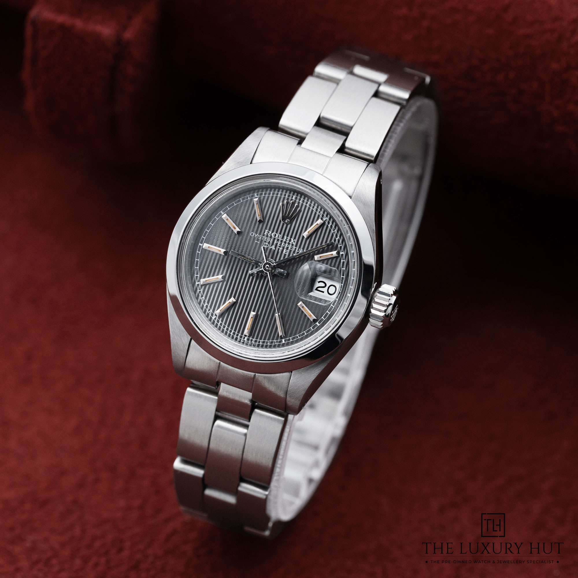 2025/07/Rolex_Oyster_Perpetual_Date_Slate_Tapestry_51930-b.jpg