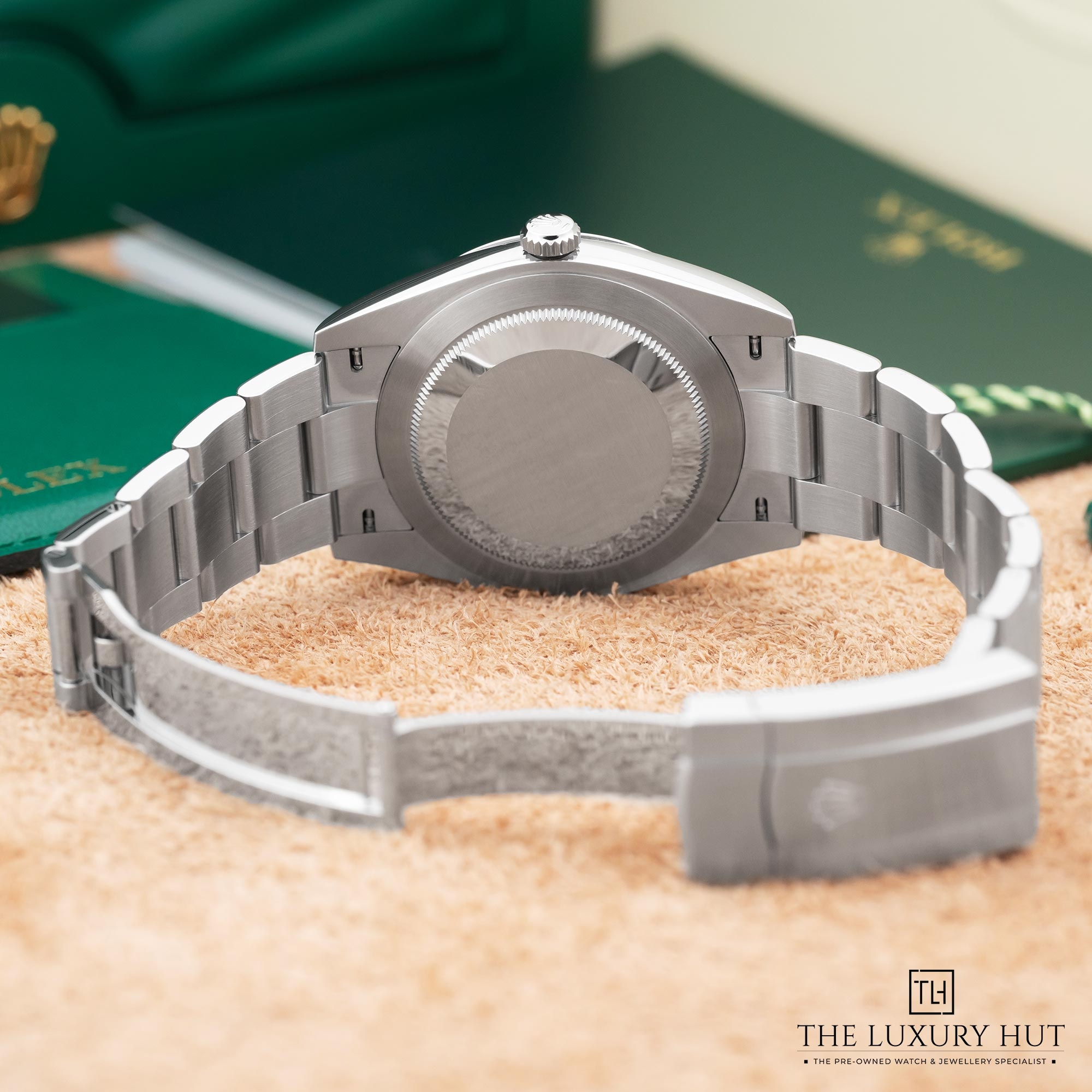 2025/07/Rolex_Oyster_Perpetual_Steel_41_Green_Dial_JC565-d.jpg