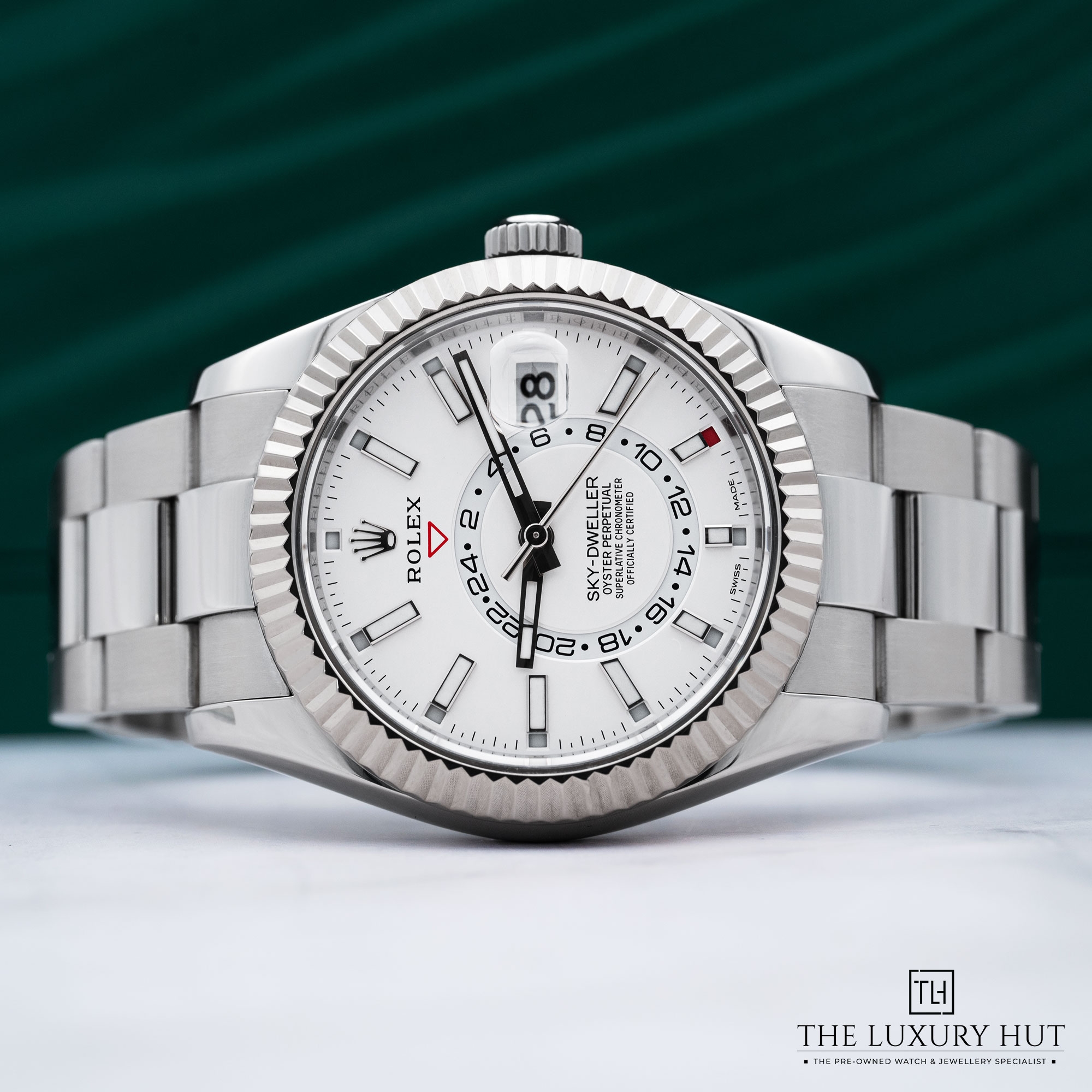 2025/07/Rolex_Sky-Dweller_Steel_42mm_White_Dial_51915-b.jpg