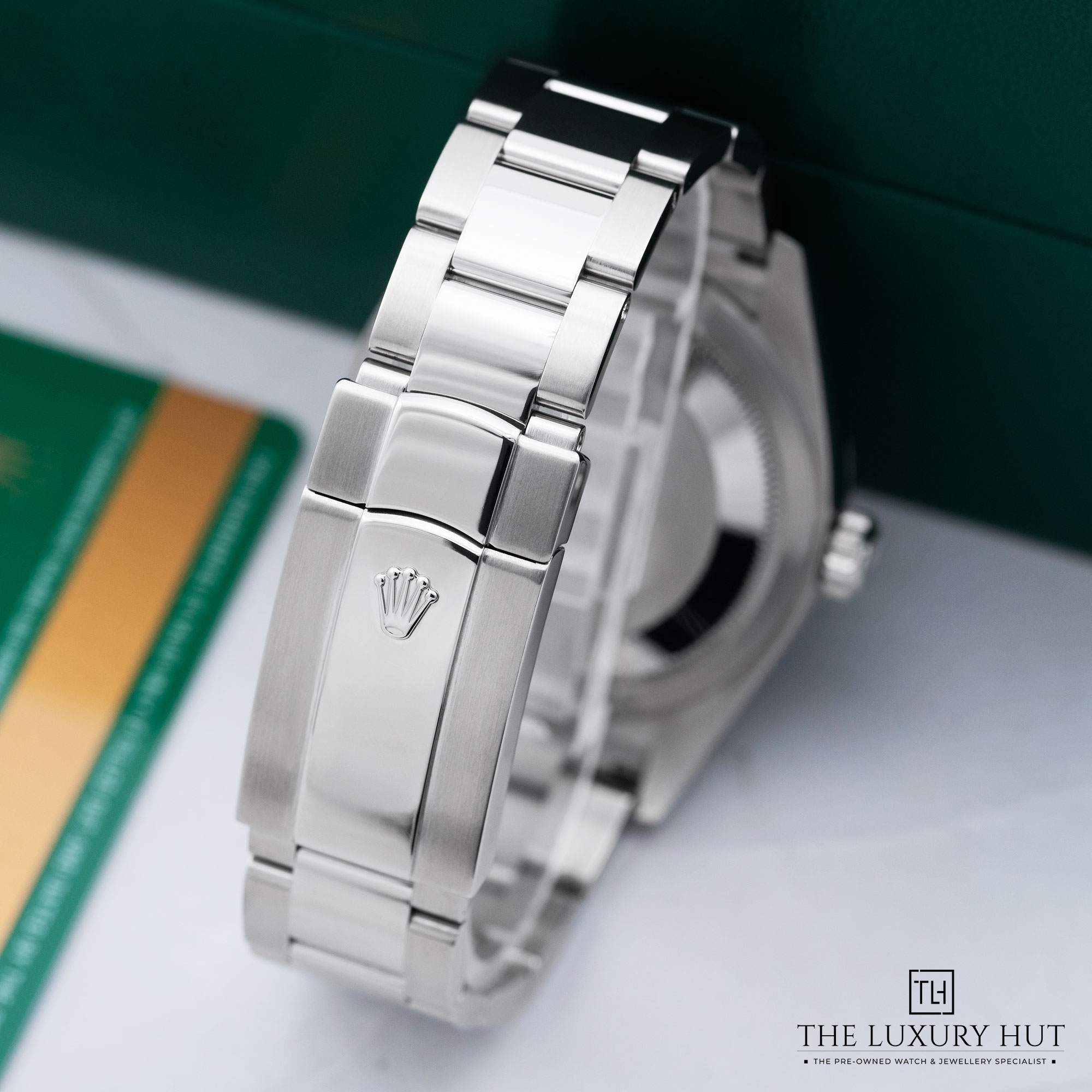 2025/07/Rolex_Sky-Dweller_Steel_42mm_White_Dial_51915-d.jpg