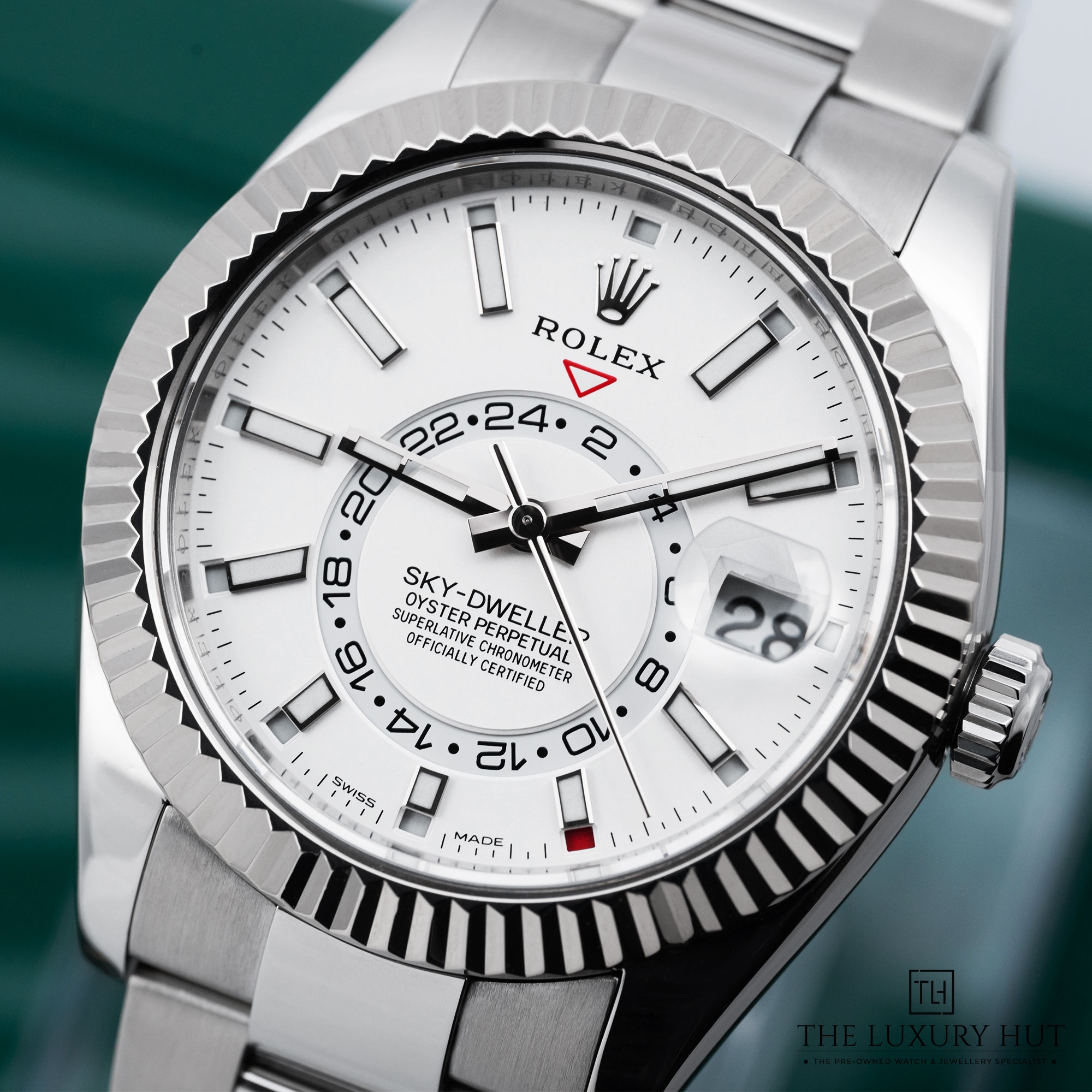 2025/07/Rolex_Sky-Dweller_Steel_42mm_White_Dial_51915-e.jpg