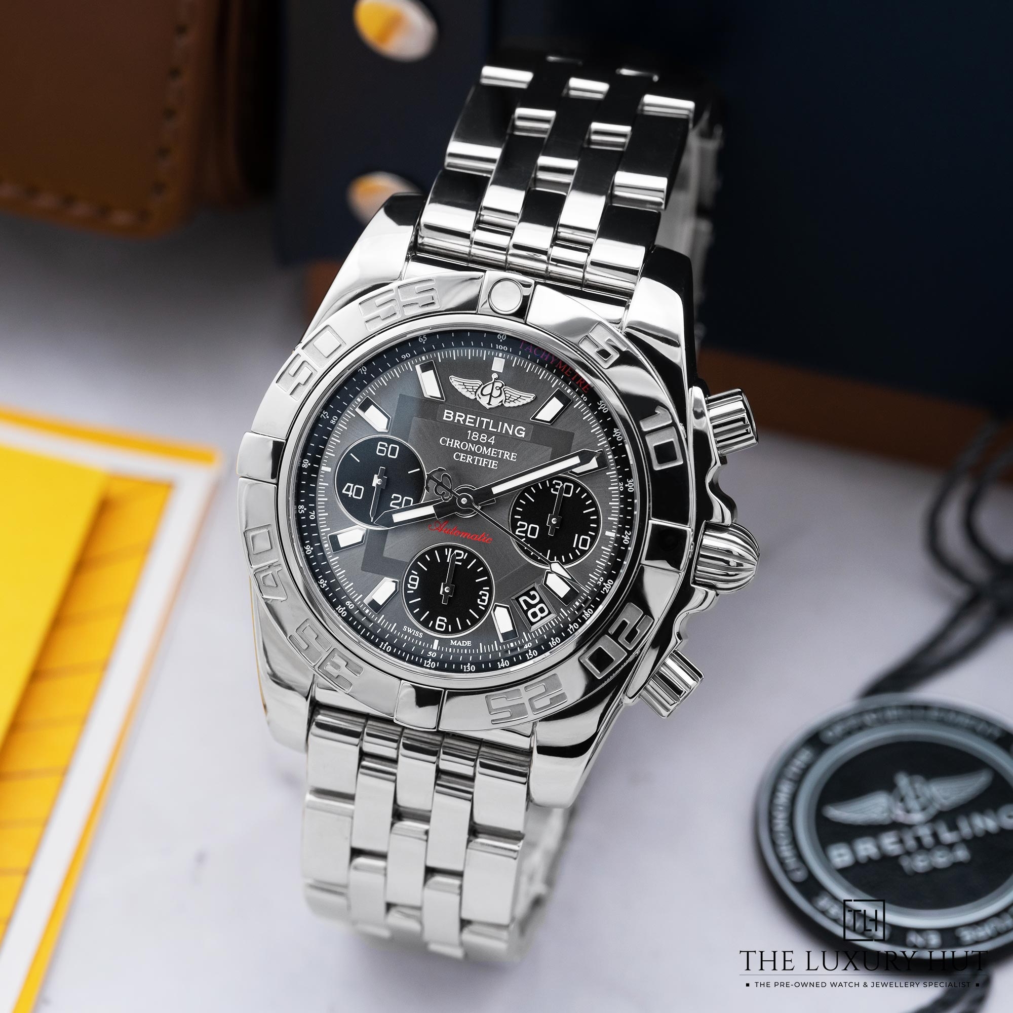 2025/08/Breitling_Chronomat-41_Chronograph_Steel_Grey_52126b.jpg