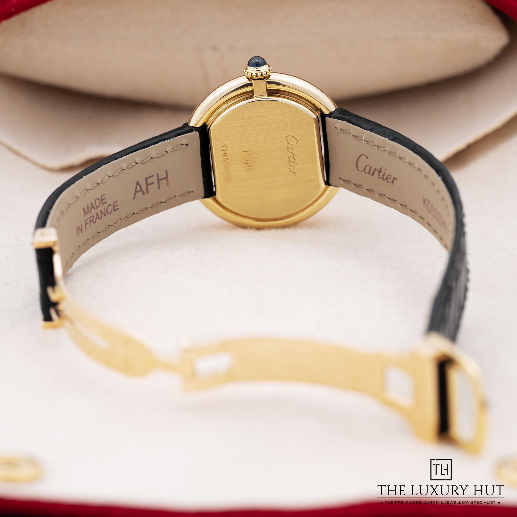 2025/08/Cartier_Ellipse_Yellow_Gold_26mm_White_51987-c.jpg