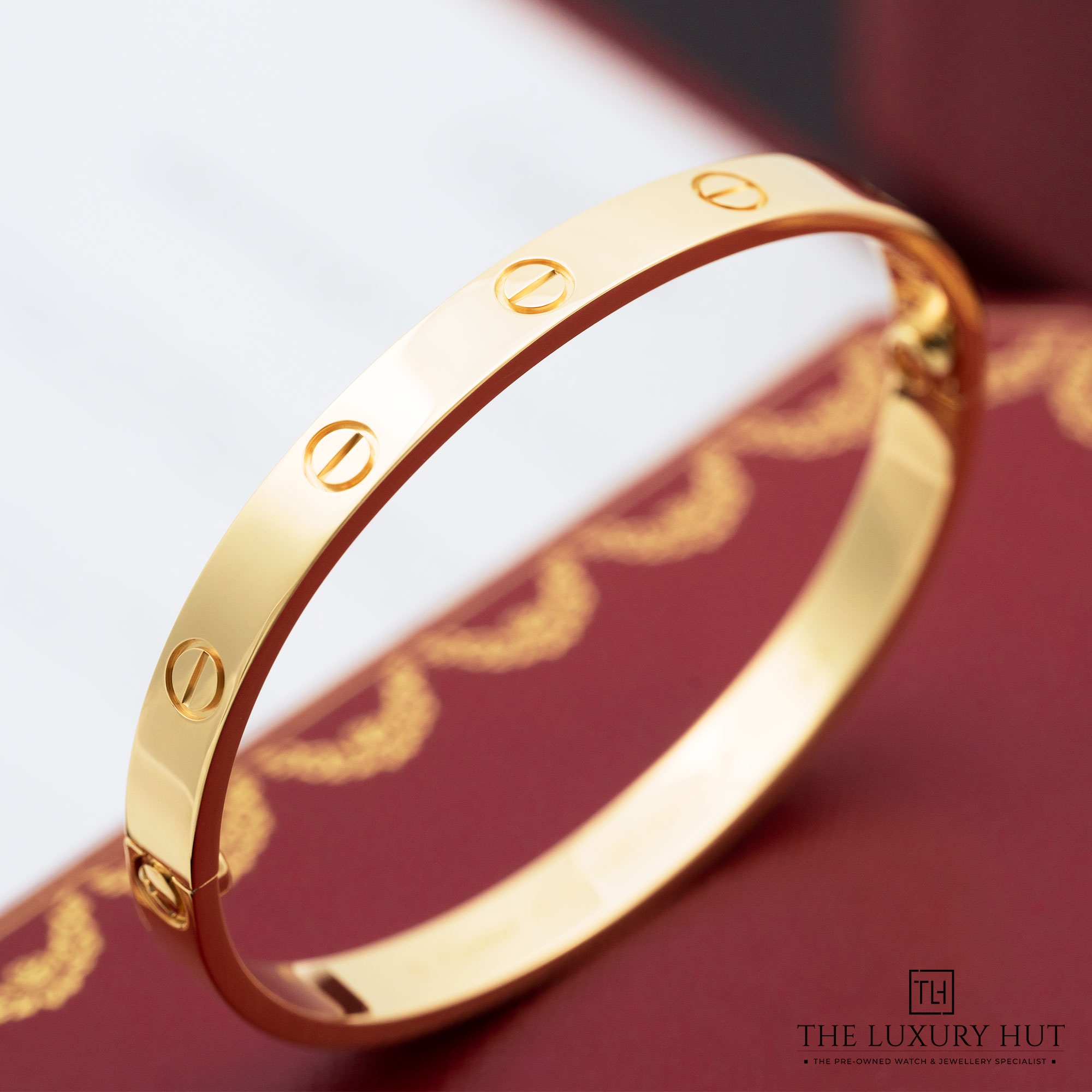 2025/08/Cartier_Yellow_Gold_LOVE_Bangle_Classic_Size_17_52032-c.jpg