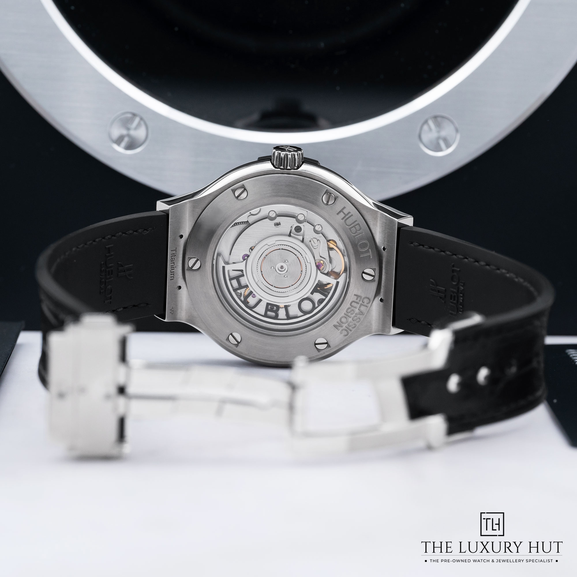 2025/08/Hublot_Classic_Fusion_Titanium_38mm_Black_52061-c.jpg