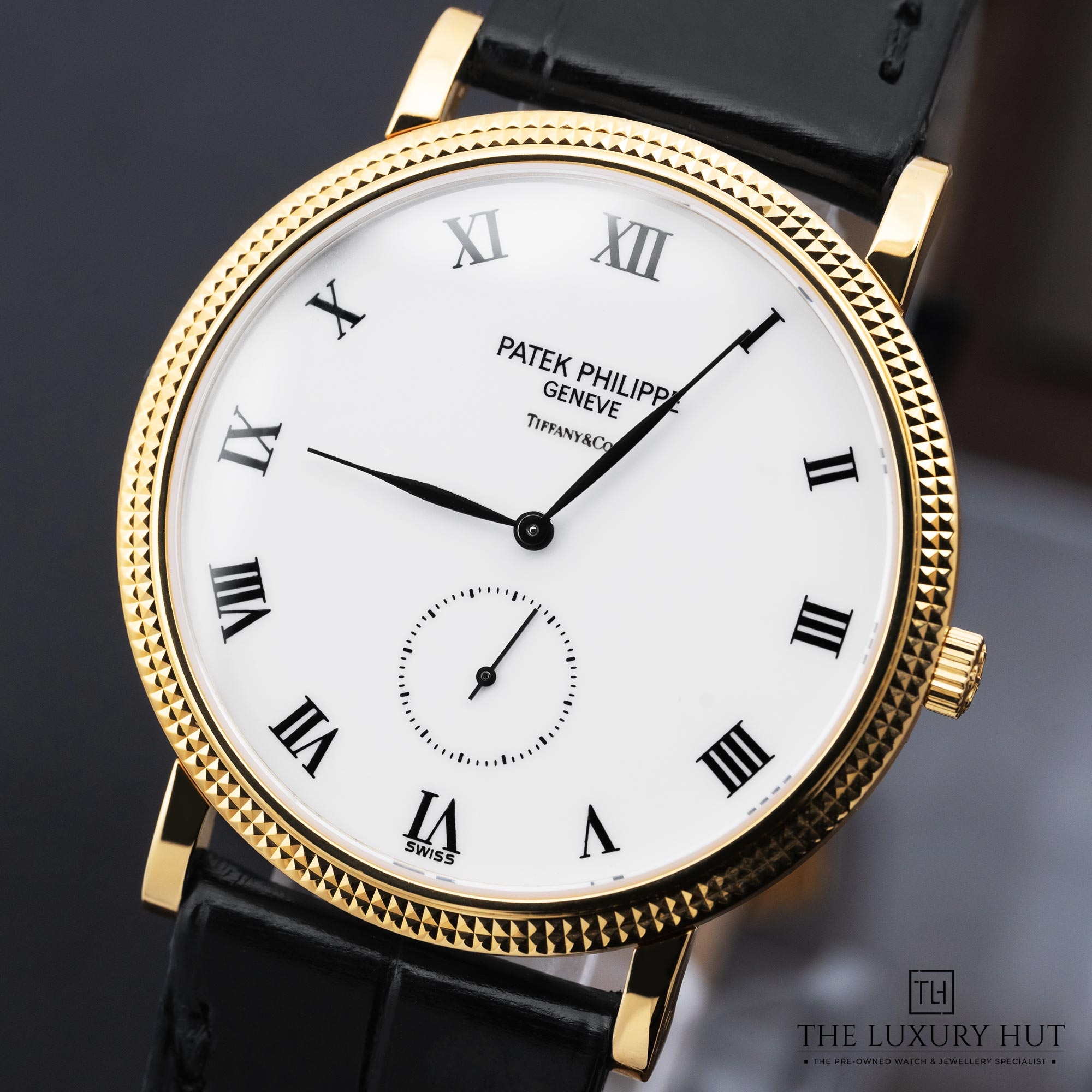 2025/08/Patek_Philippe_Calatrava_Yellow_Gold_White_51742-f.jpg