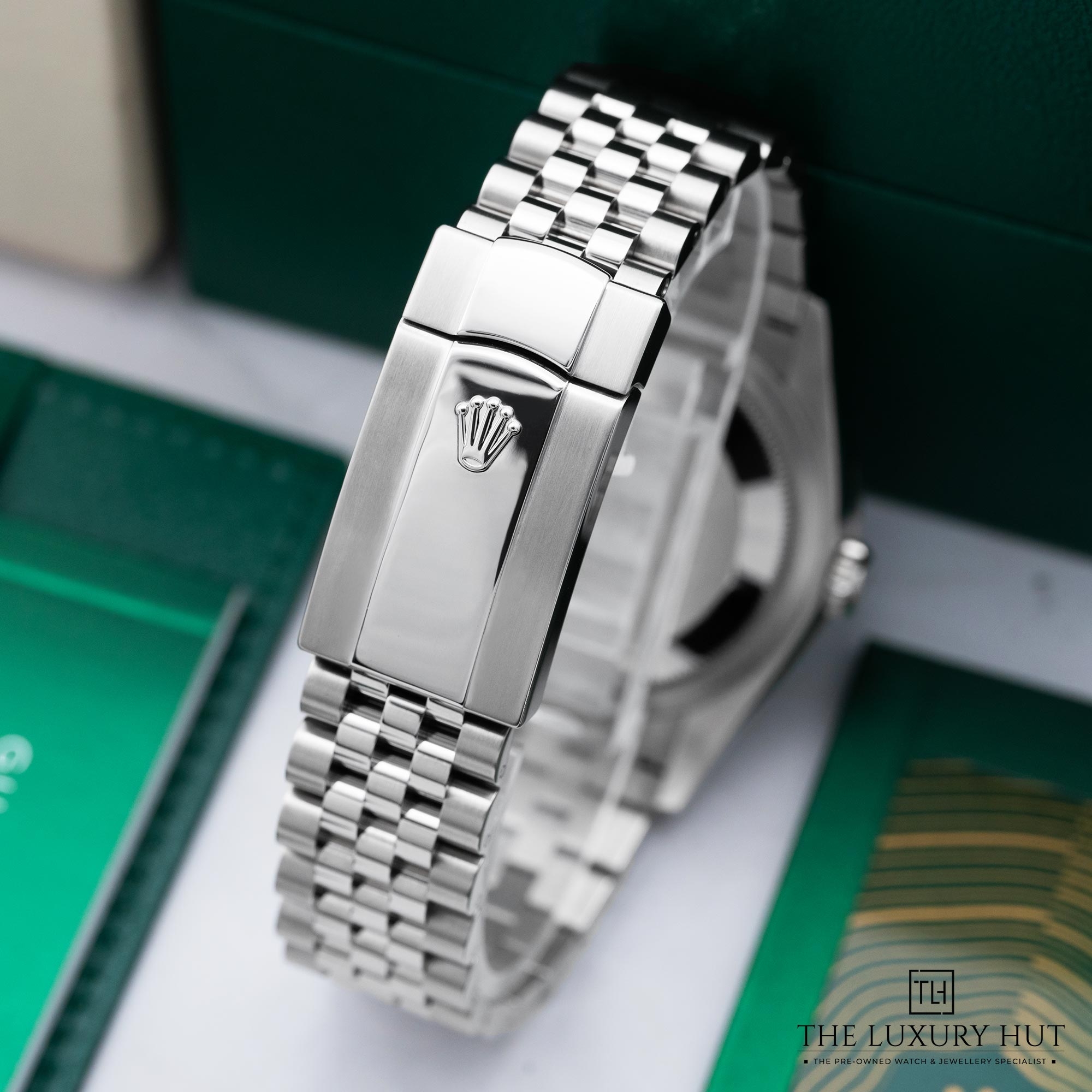 2025/08/Rolex_Datejust_Green_Palm_Motif_Diamond_52099-d.jpg