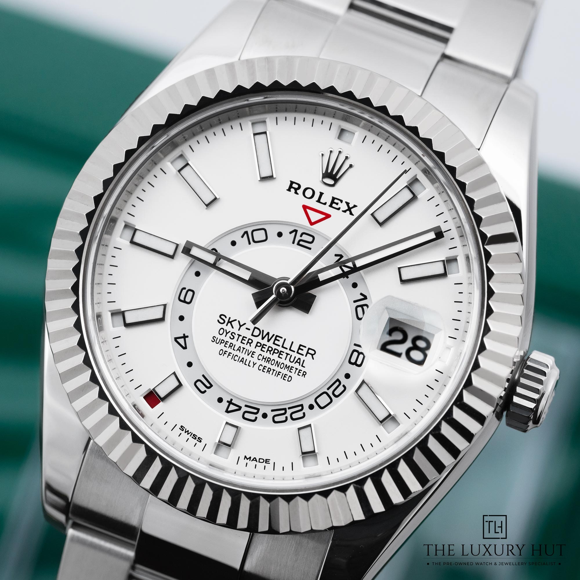 2025/08/Rolex_Sky-Dweller_Steel_42mm_White_Dial_LB658-e.jpg